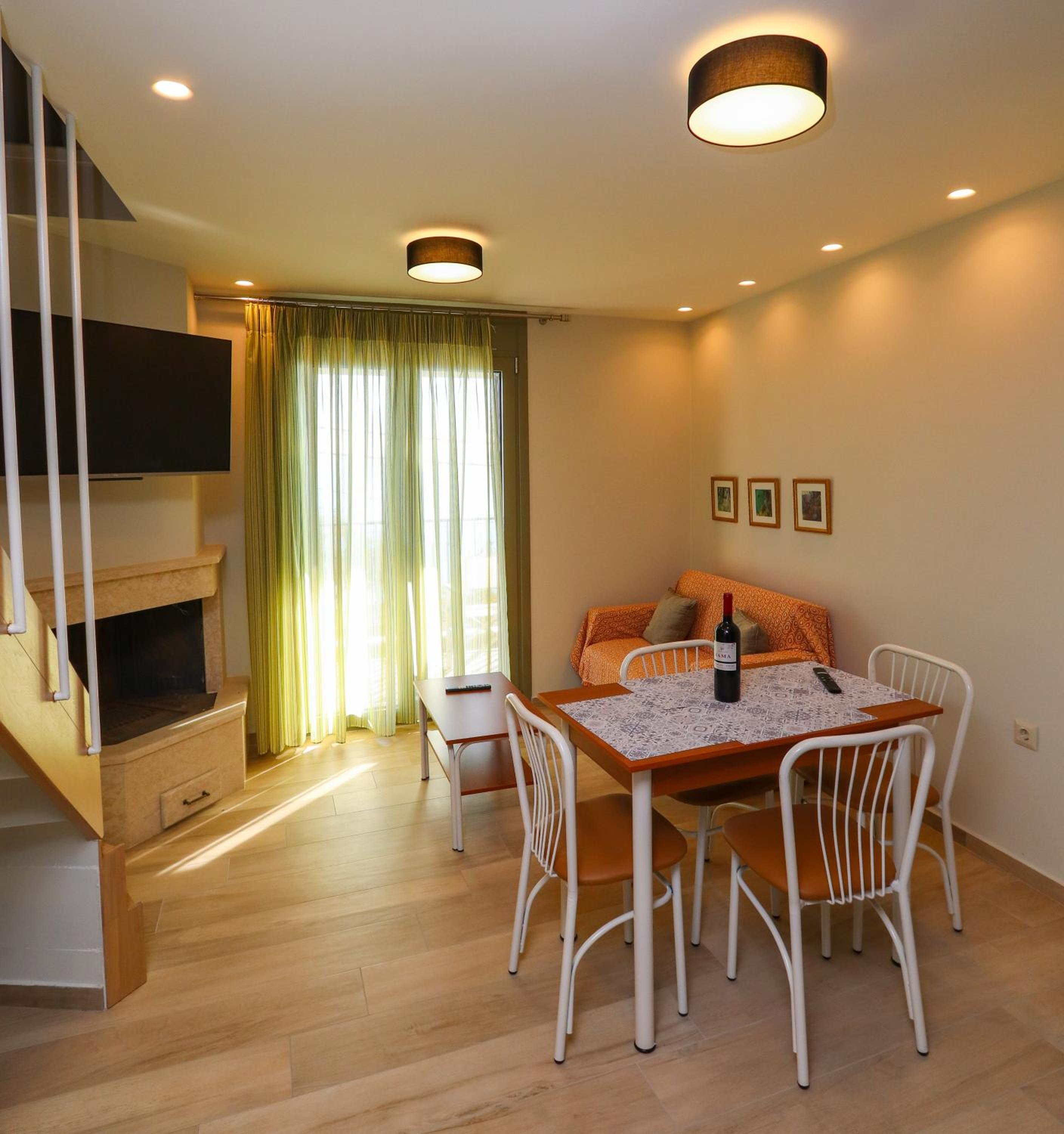 Two-Bedroom House photo 2