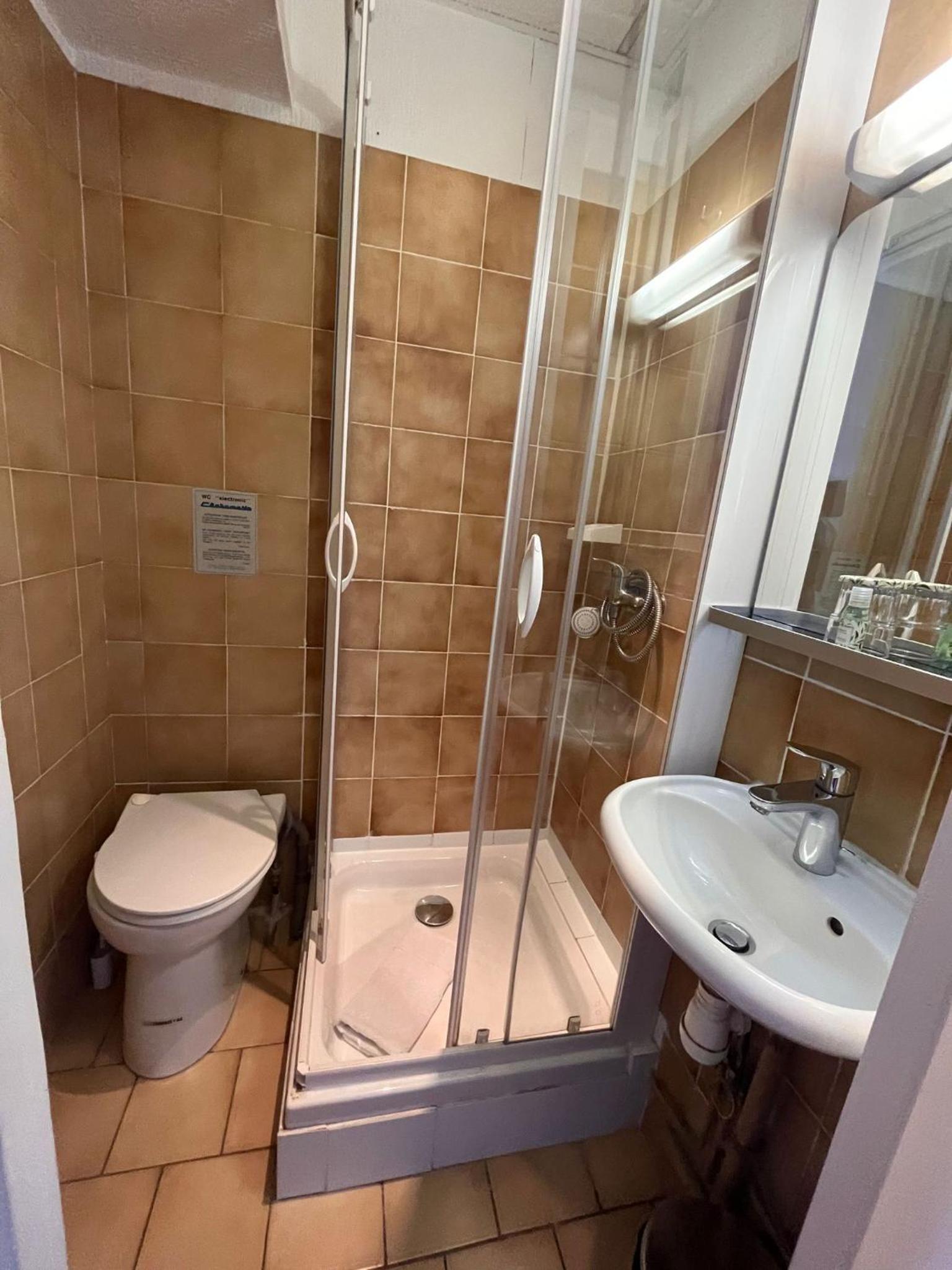 Single Room photo 2