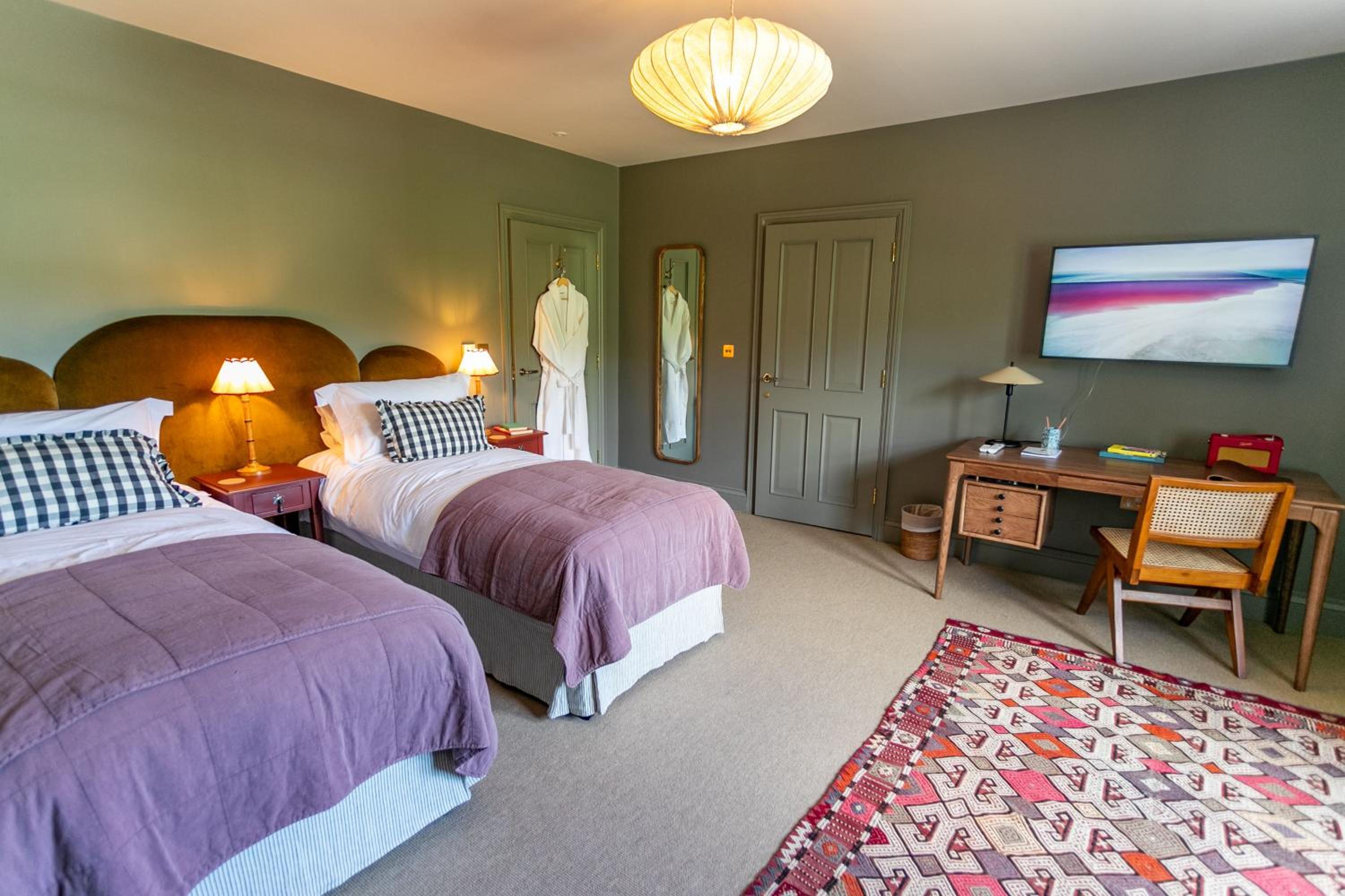 Twin Room with Mountain View photo 2