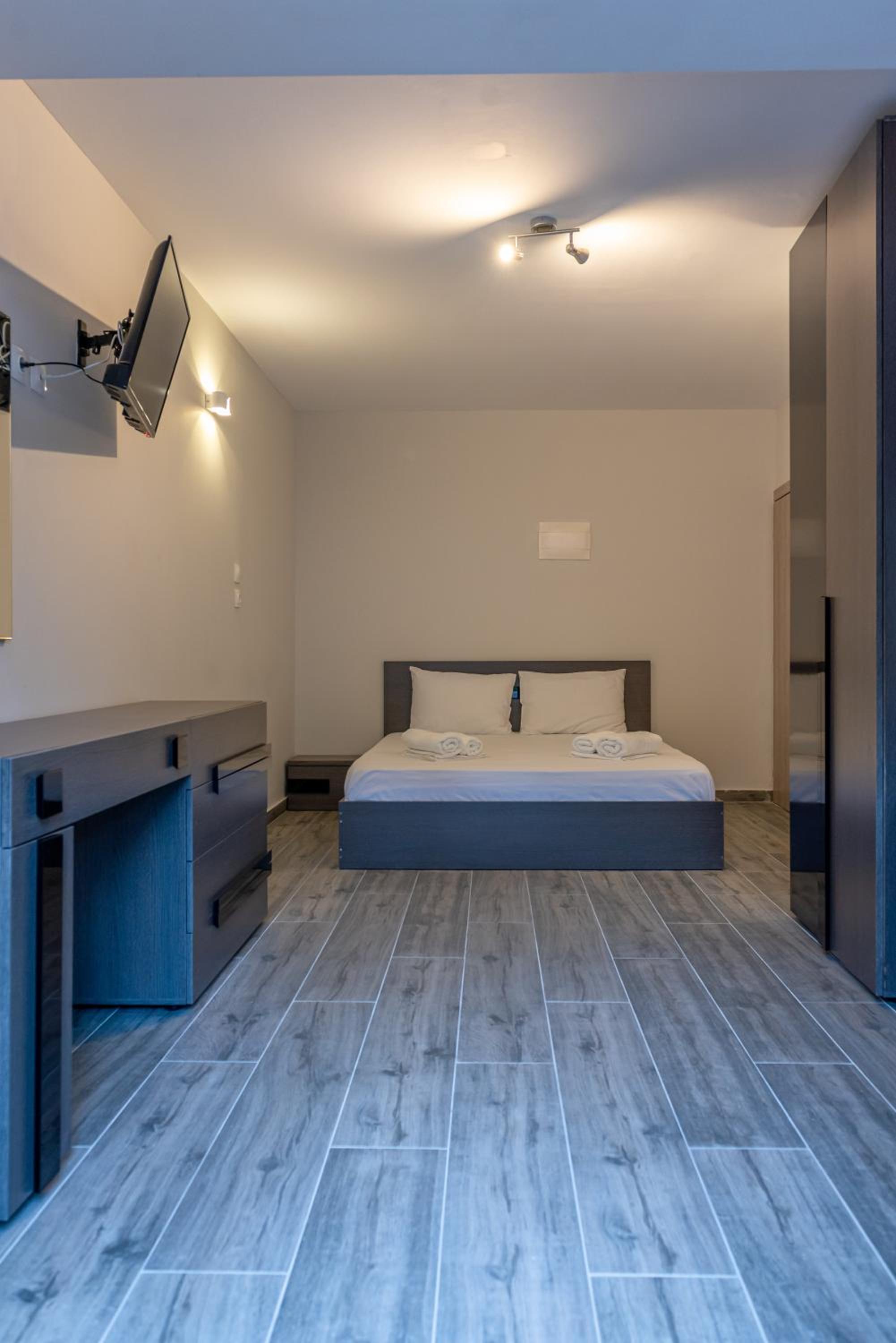 Standard King Room photo 1