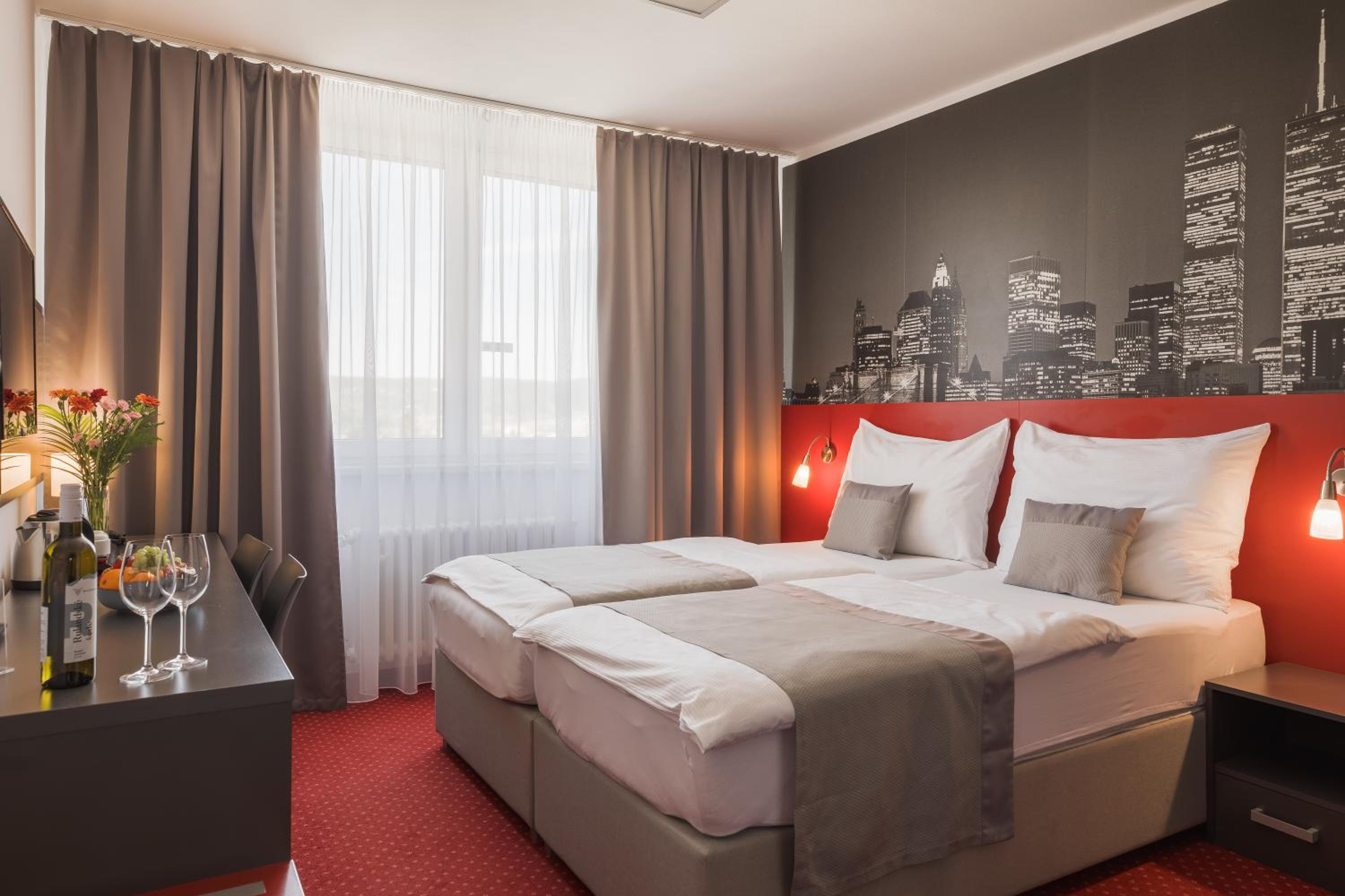 Business Double or Twin Room with Air-Conditioning