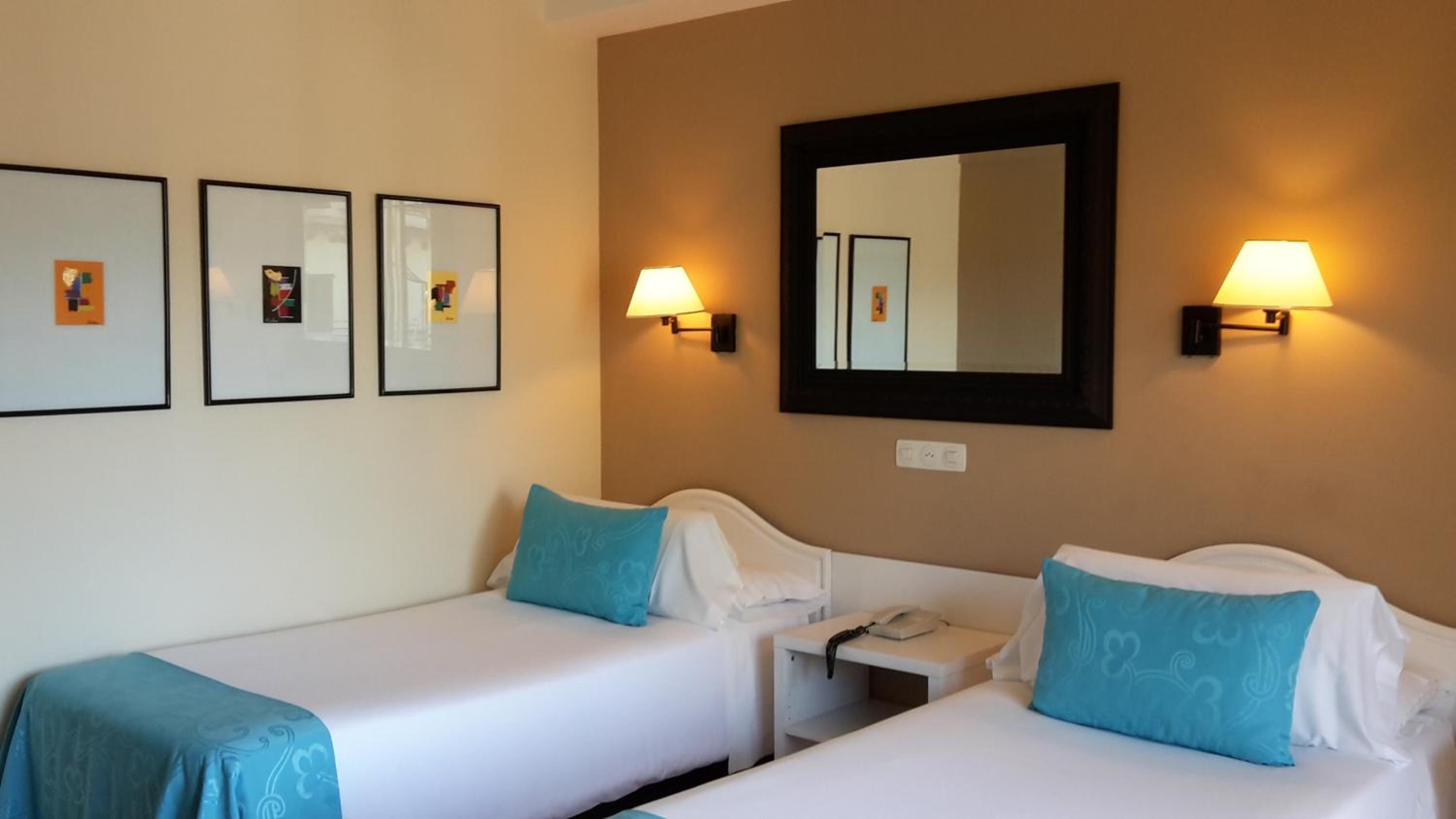 Habitación Doble Básica o con Dos Camas