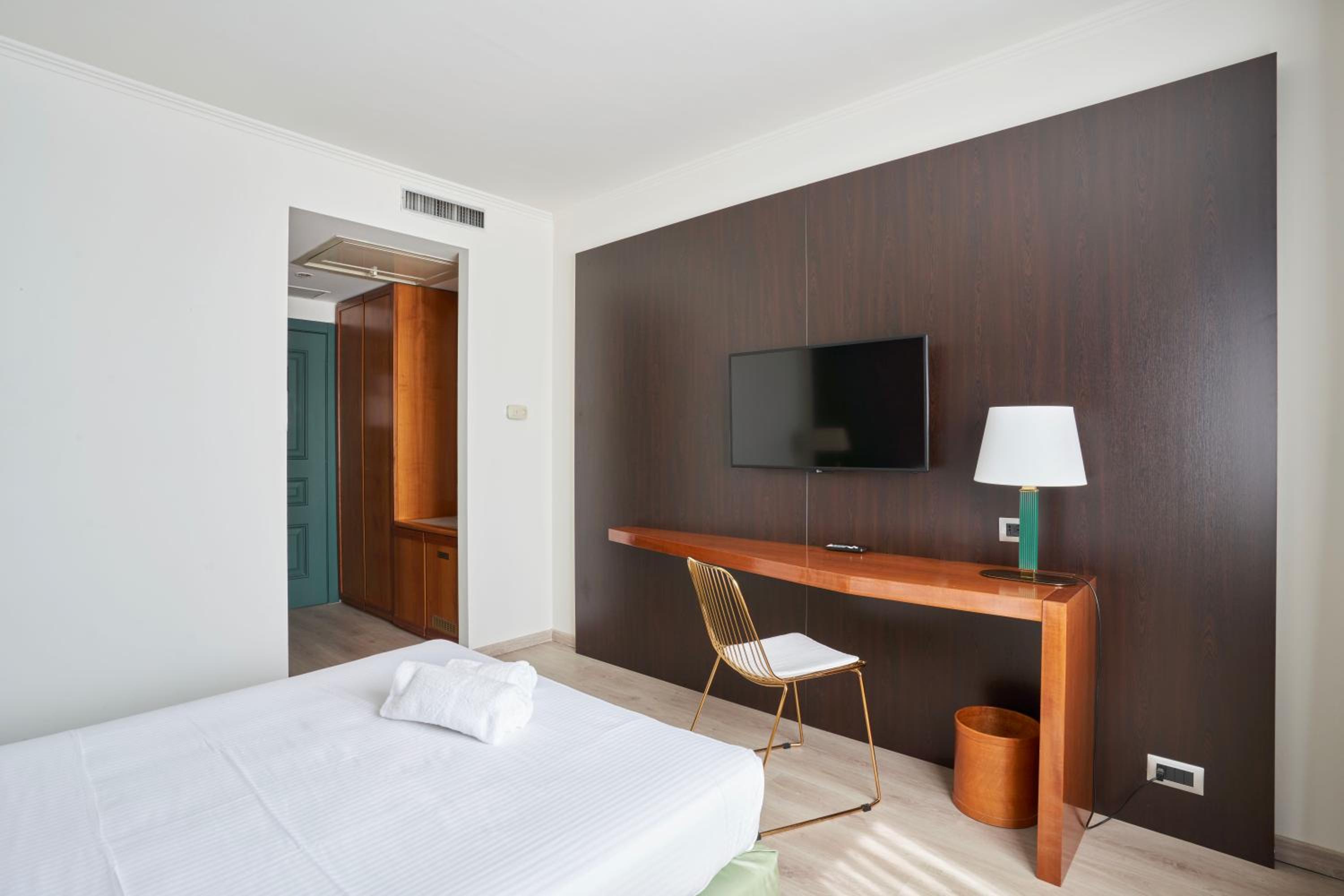 Double or Twin Room photo 3