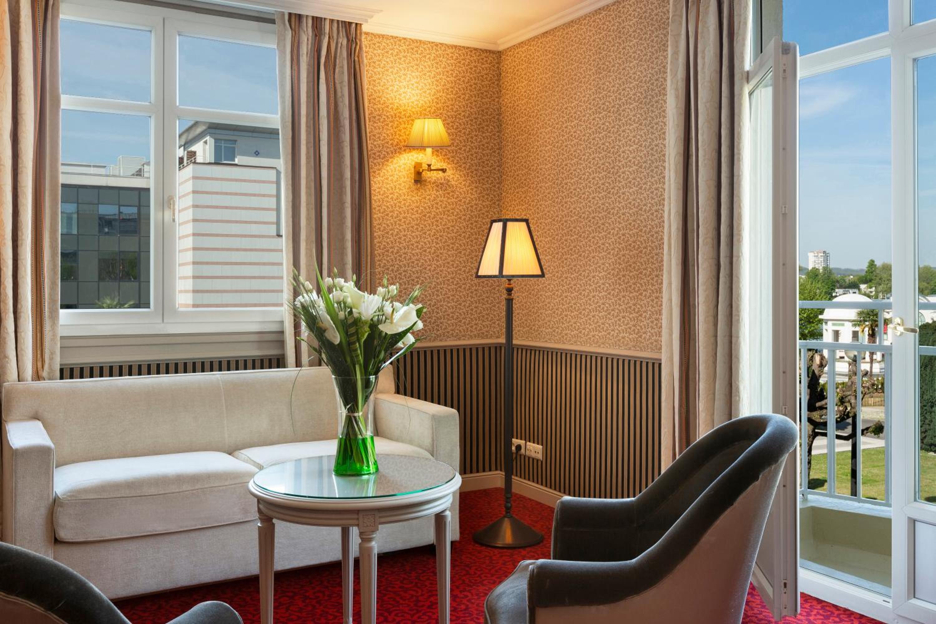 Suite Deluxe Suite Deluxe