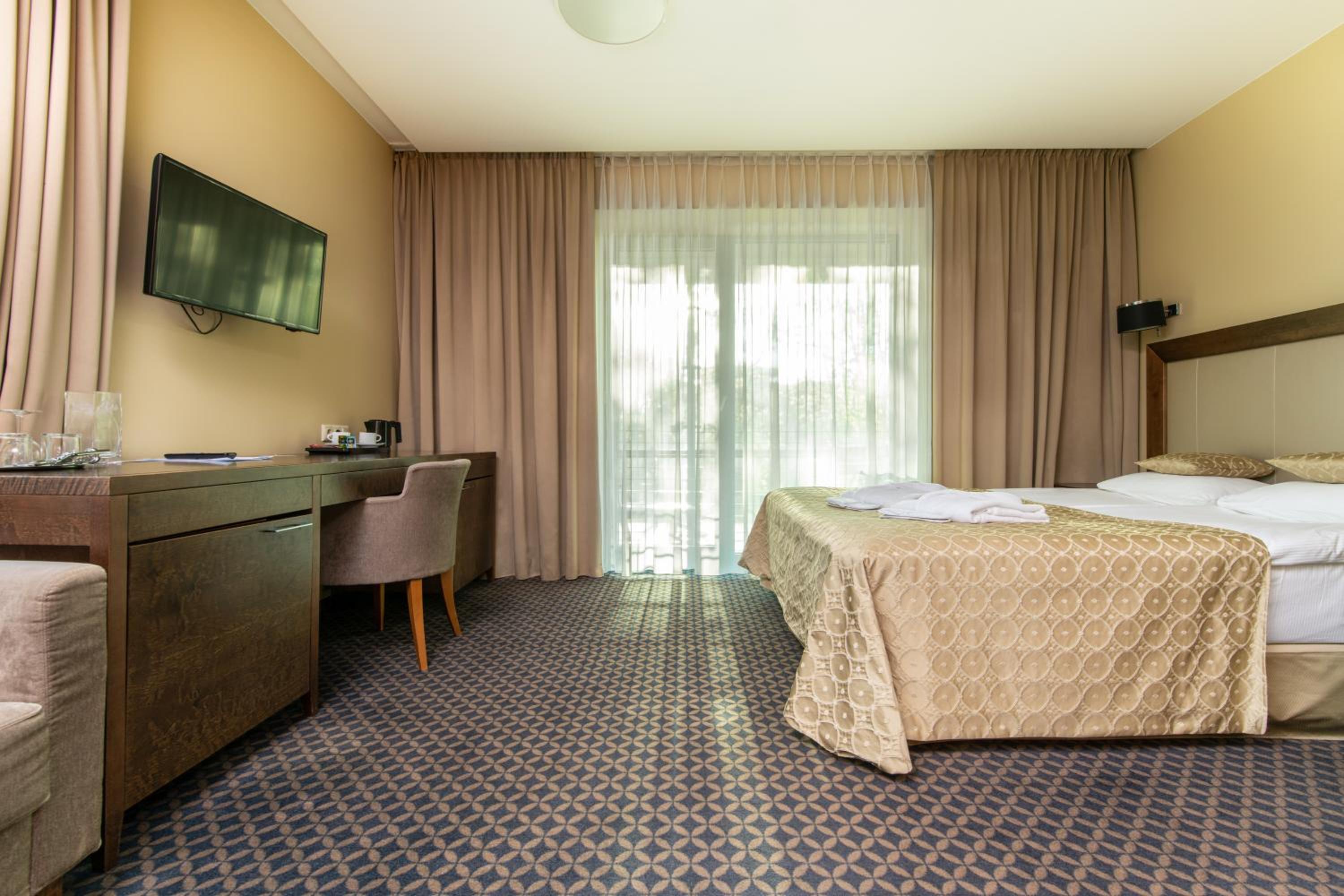 Junior Suite with Spa Access photo 3