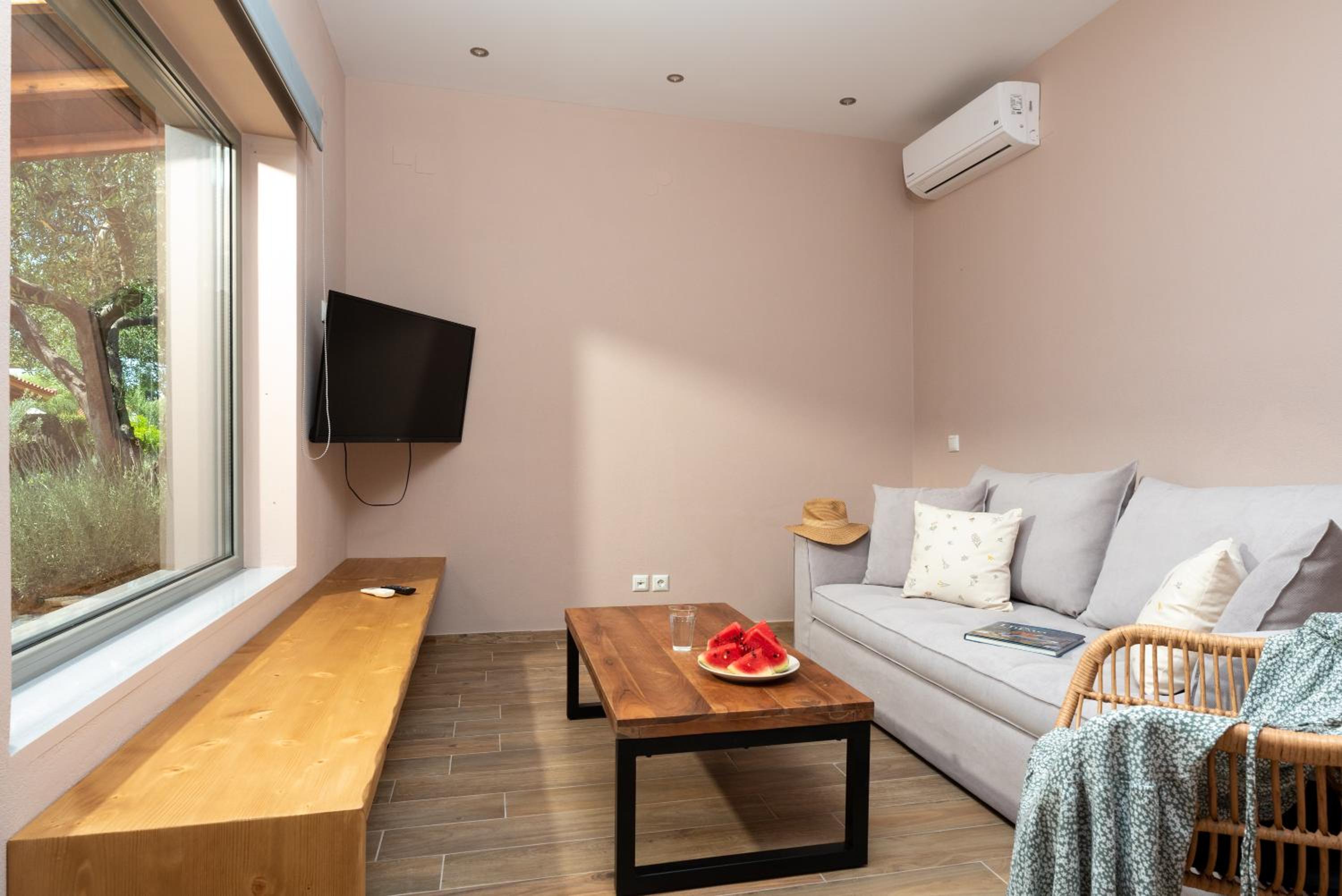 One-Bedroom Cottage - 6 - Photo 1