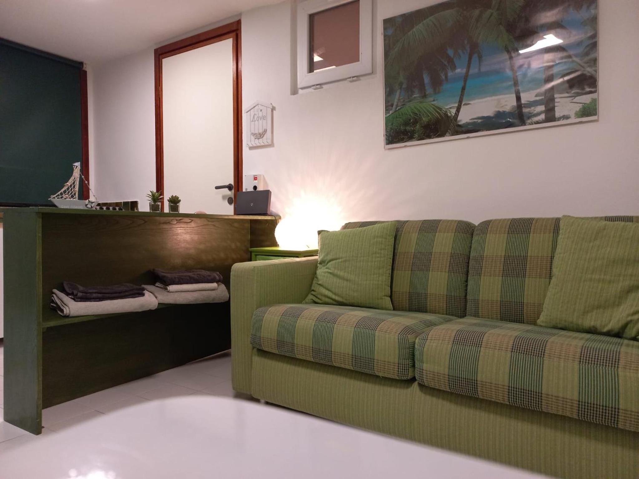 One-Bedroom House photo 1
