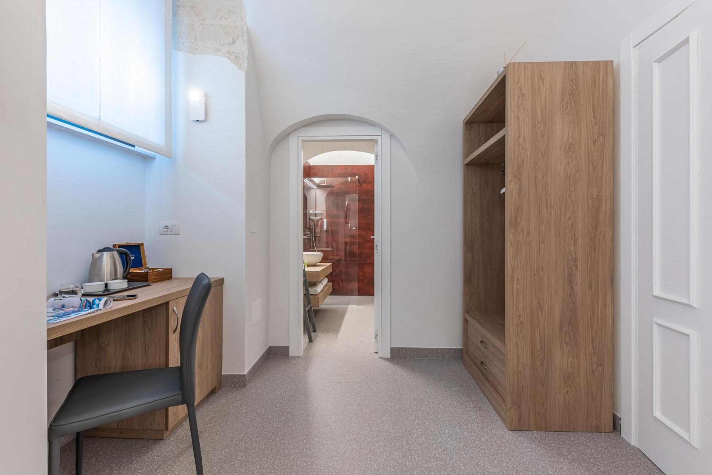 Double Room with Private Bathroom photo 3