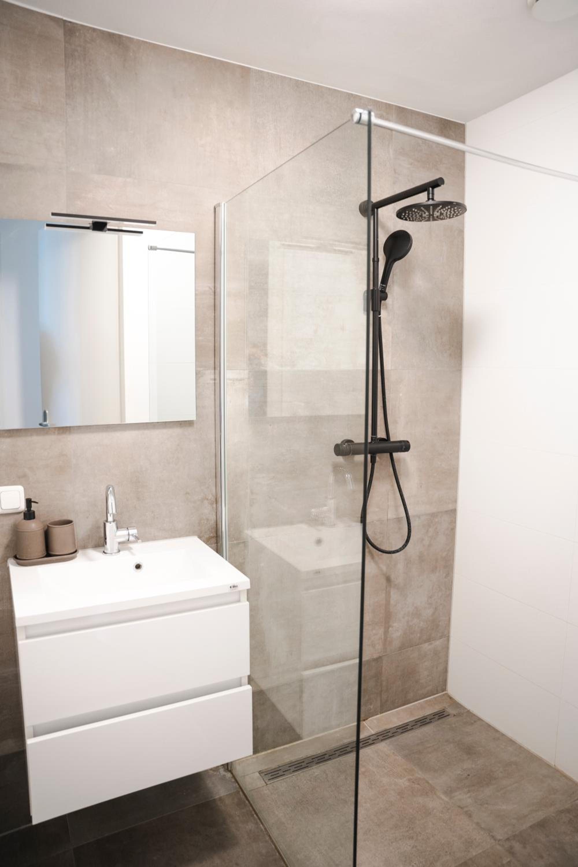 One-Bedroom Apartment - Photo 10