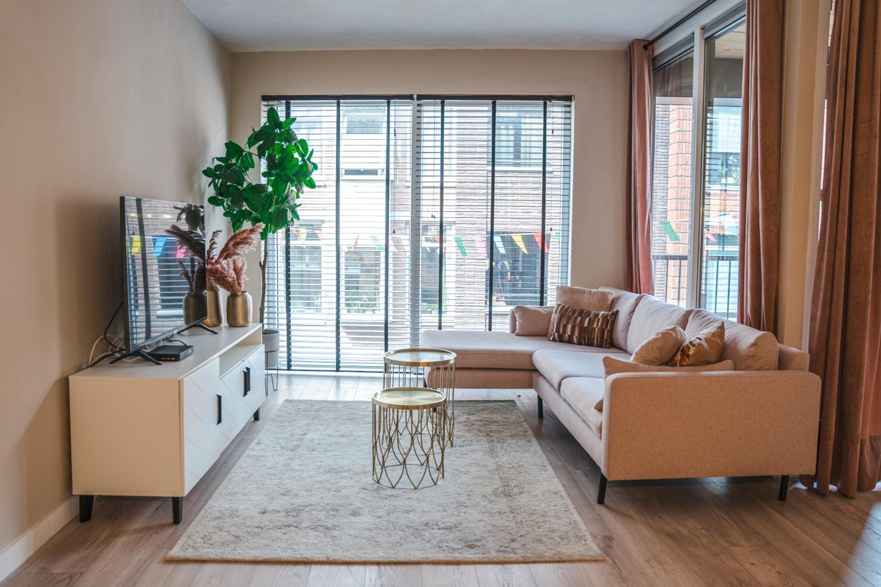 One-Bedroom Apartment - Photo 8