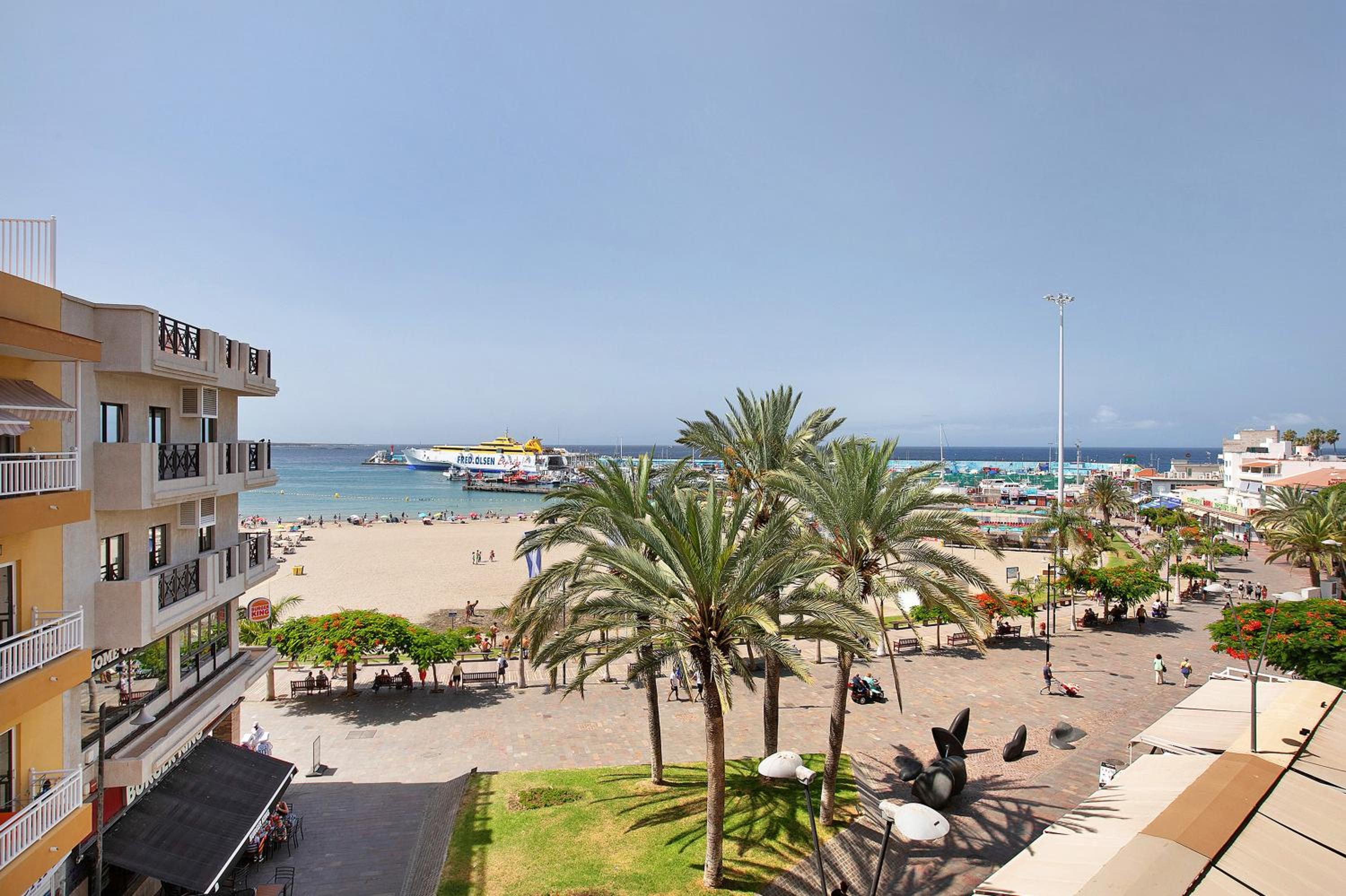 Two-Bedroom Deluxe Apartment with Ocean View photo 3