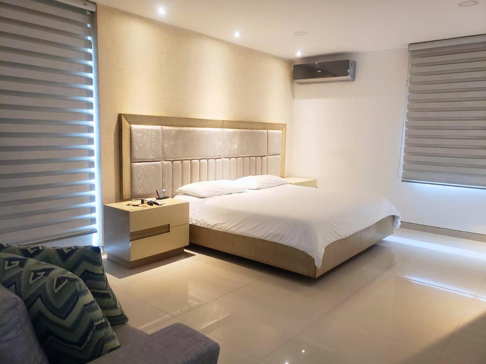 Deluxe King Room photo 1
