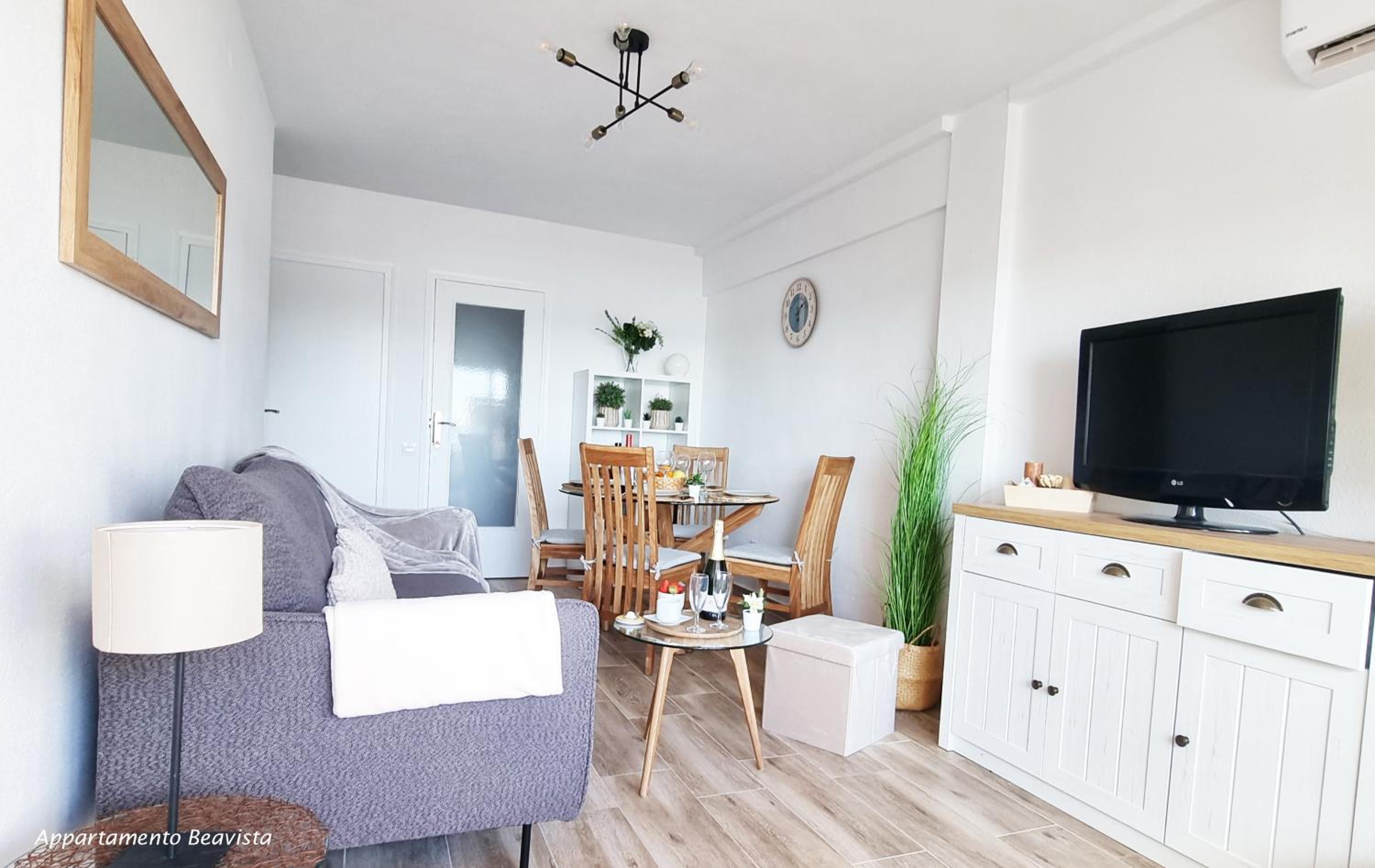 Apartment with Sea View photo 2