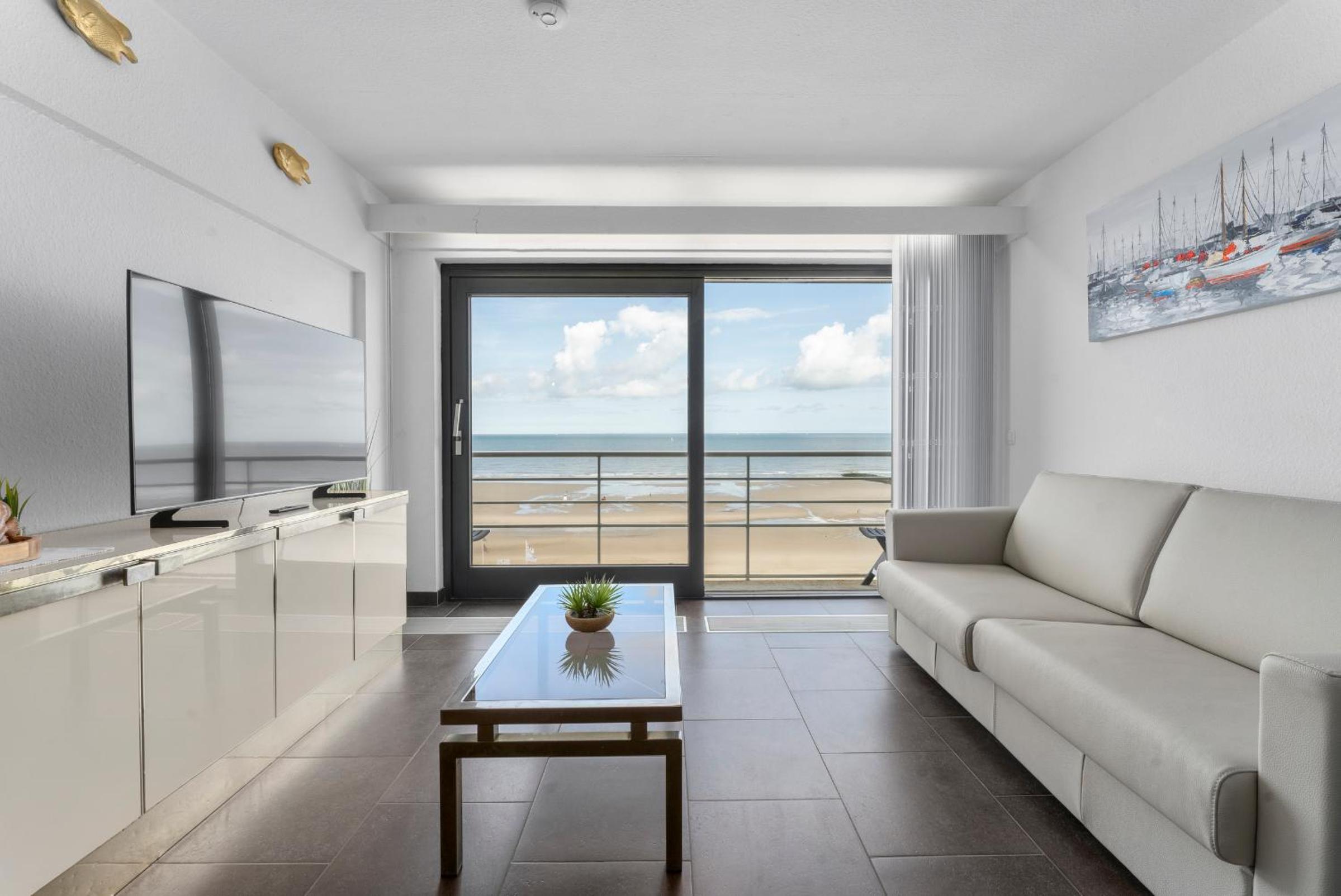 Studio with Sea View