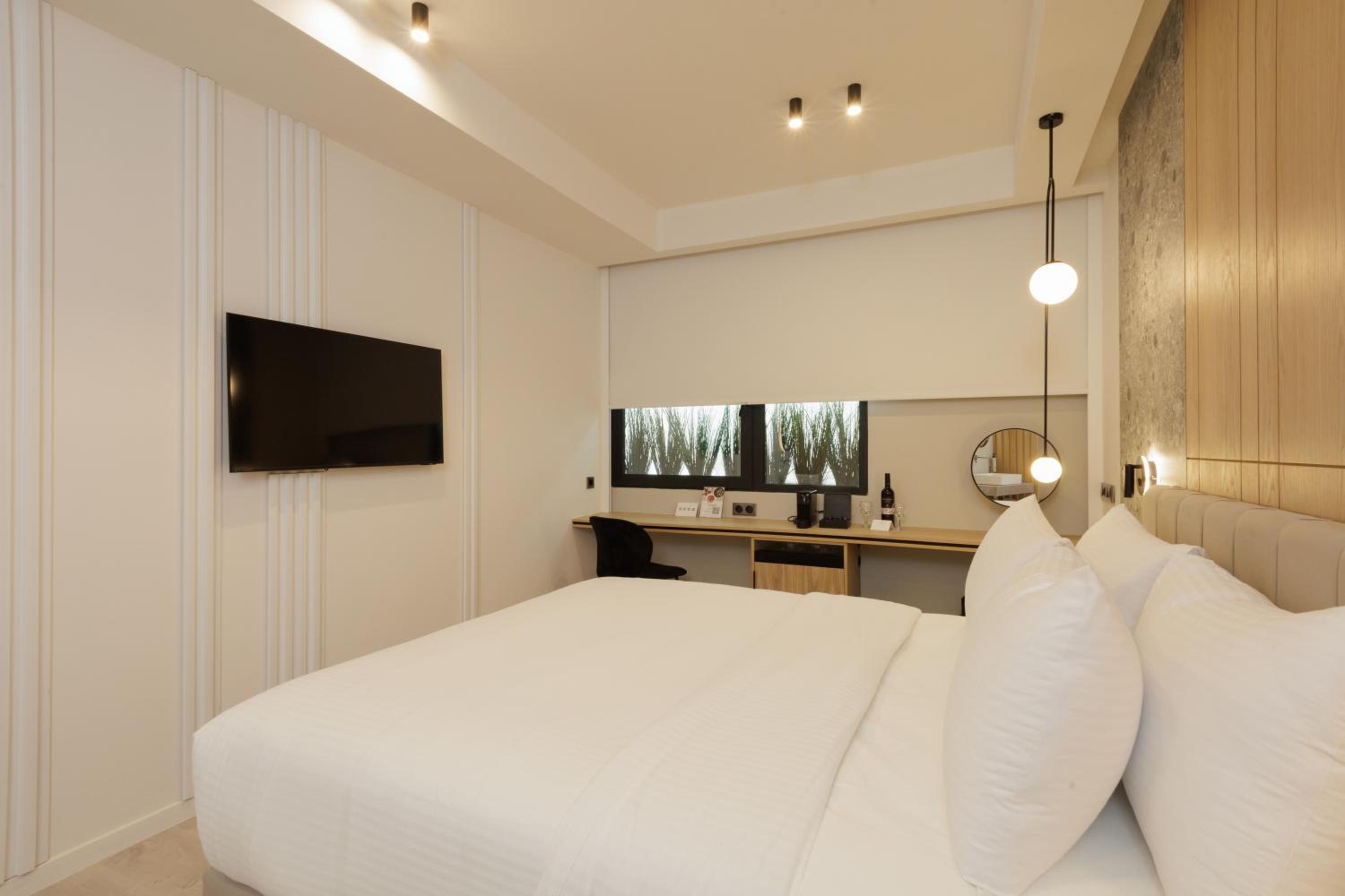 Easy Room thumbnail 5