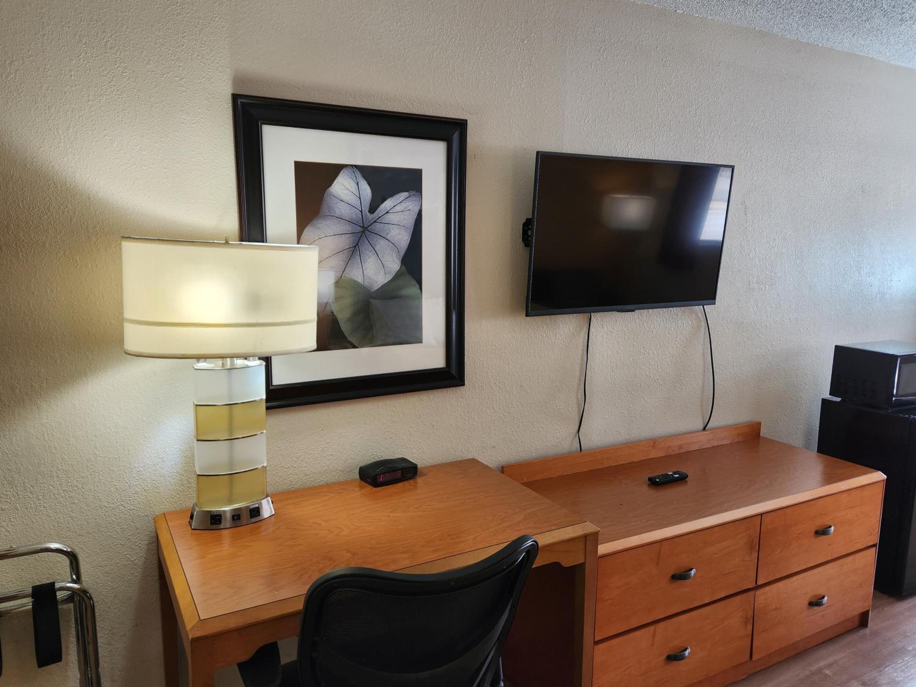 Double Room with Two Double Beds - Non-Smoking - Photo 2