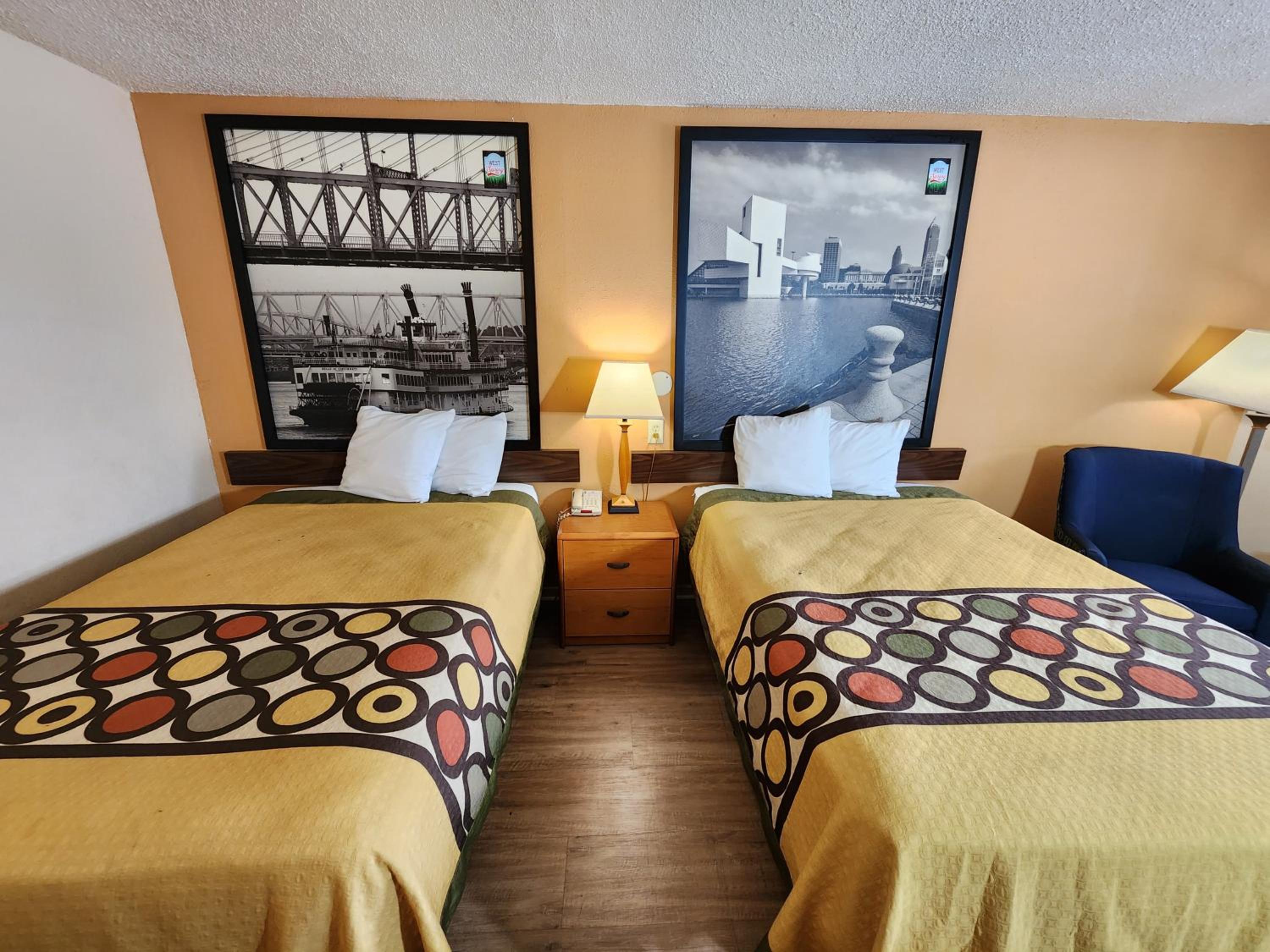 Double Room with Two Double Beds - Non-Smoking - Photo 3