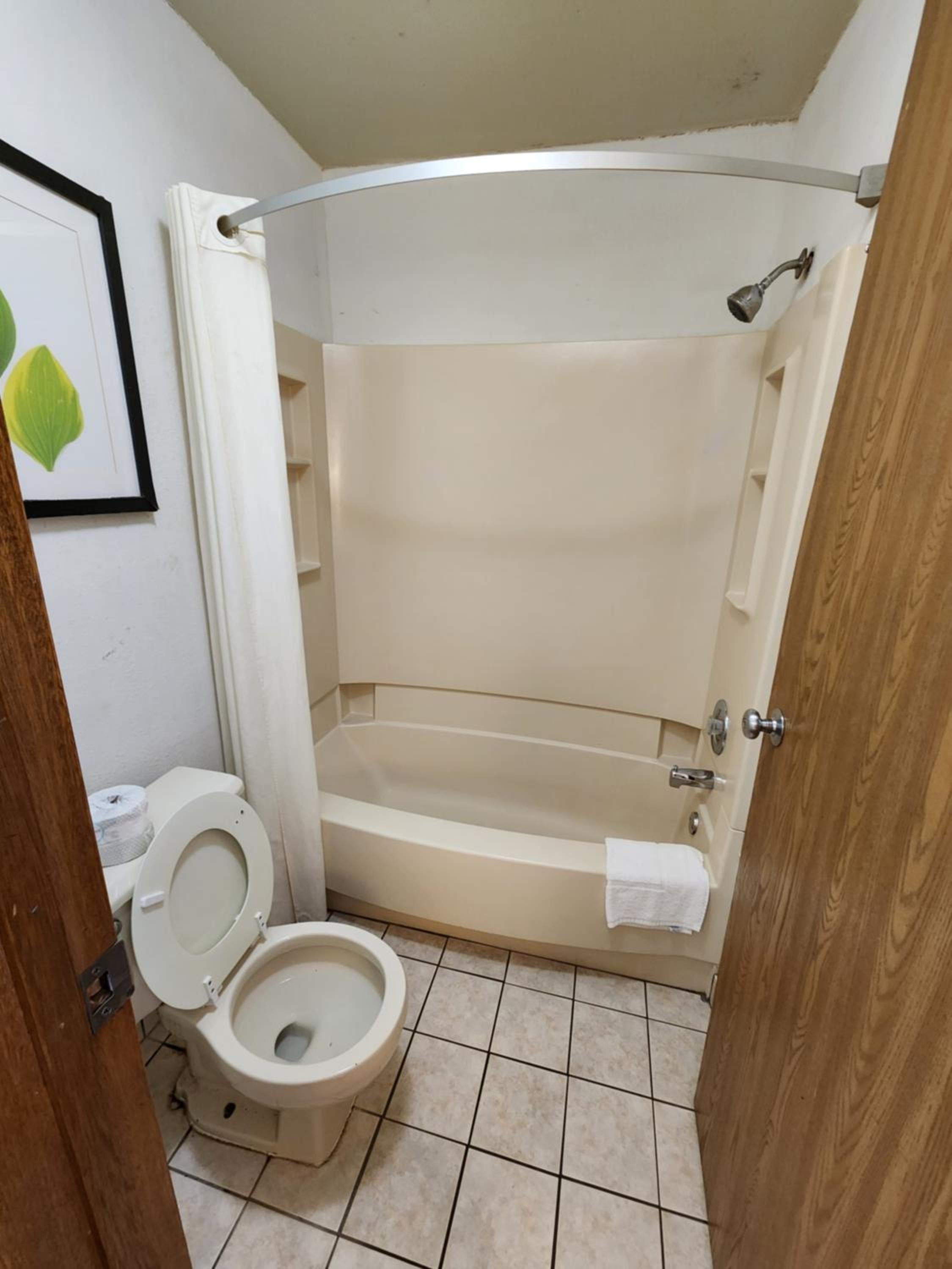 Double Room with Two Double Beds - Non-Smoking - Photo 6