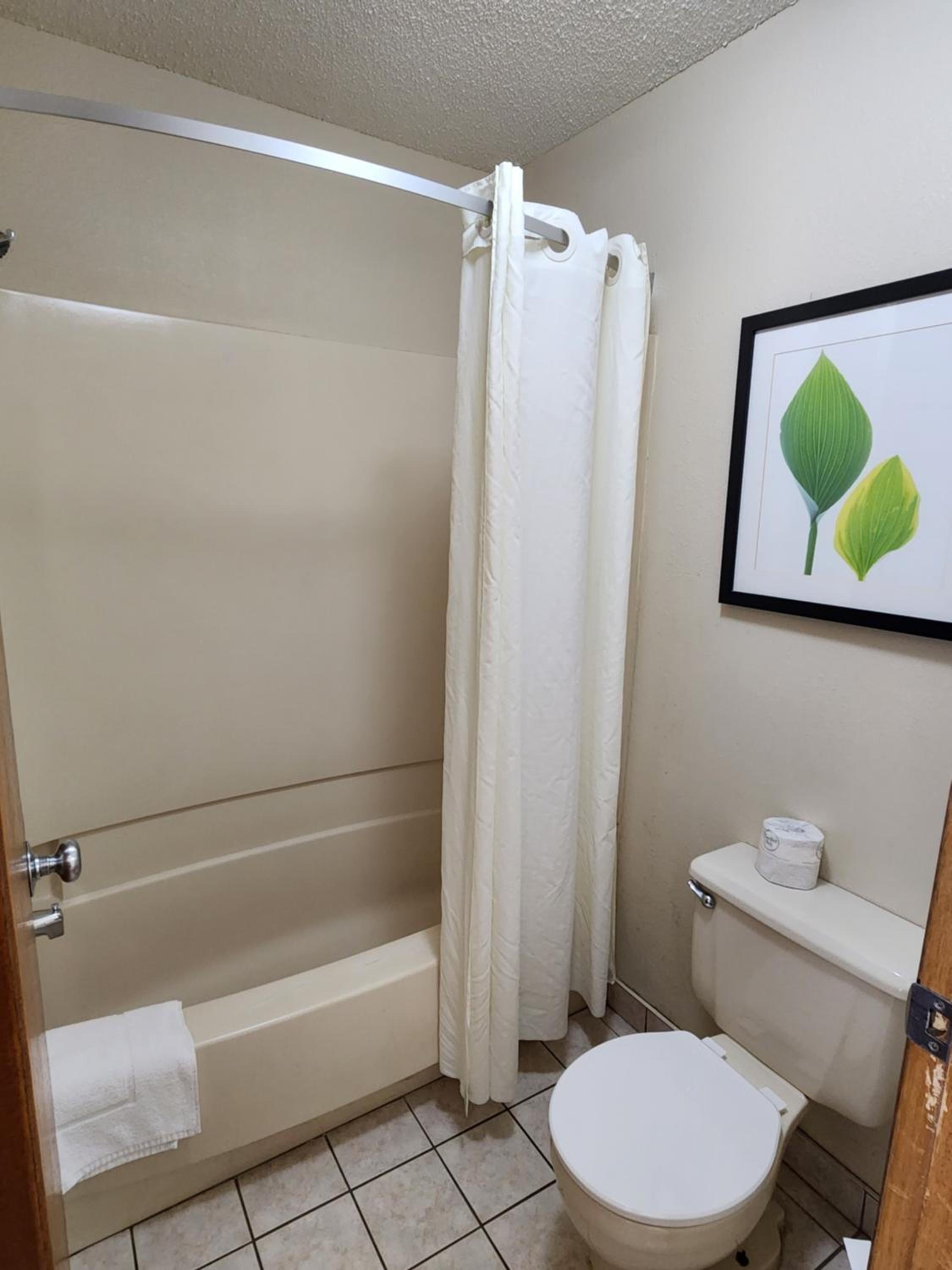 Double Room with Two Double Beds - Non-Smoking - Photo 7