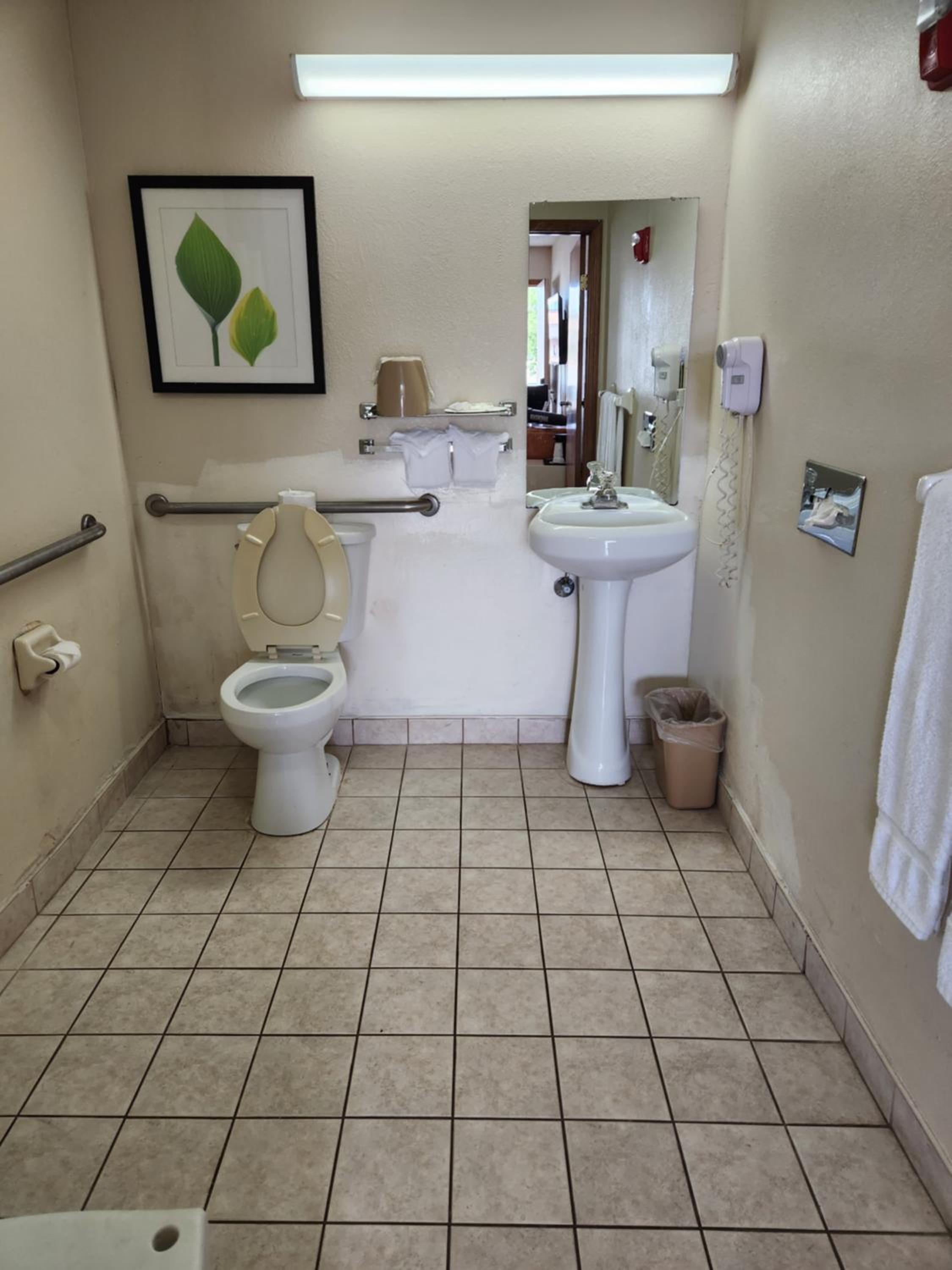 King Room - Mobility Access/Smoking - Photo 2