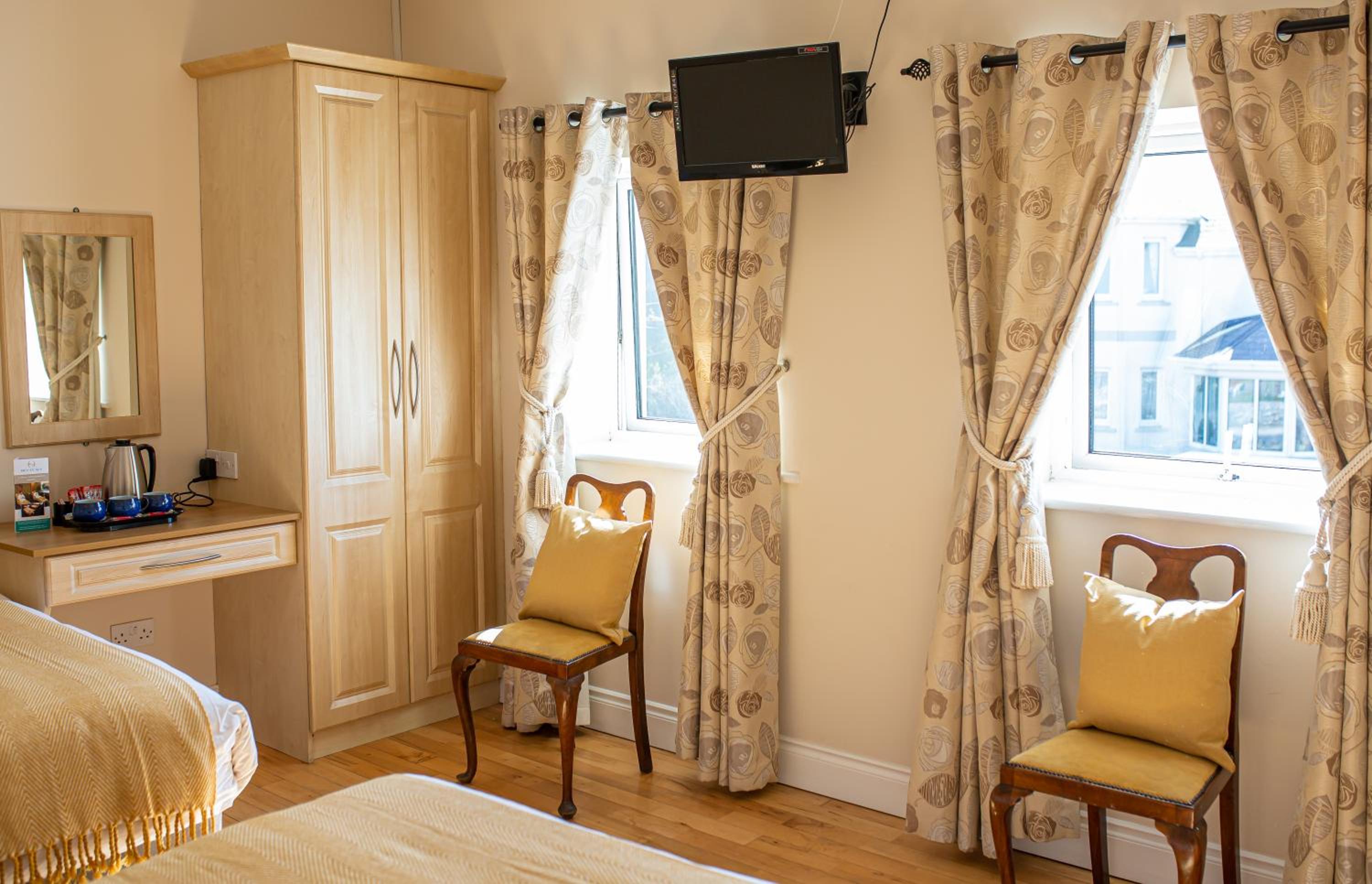Double or Twin Room photo 2