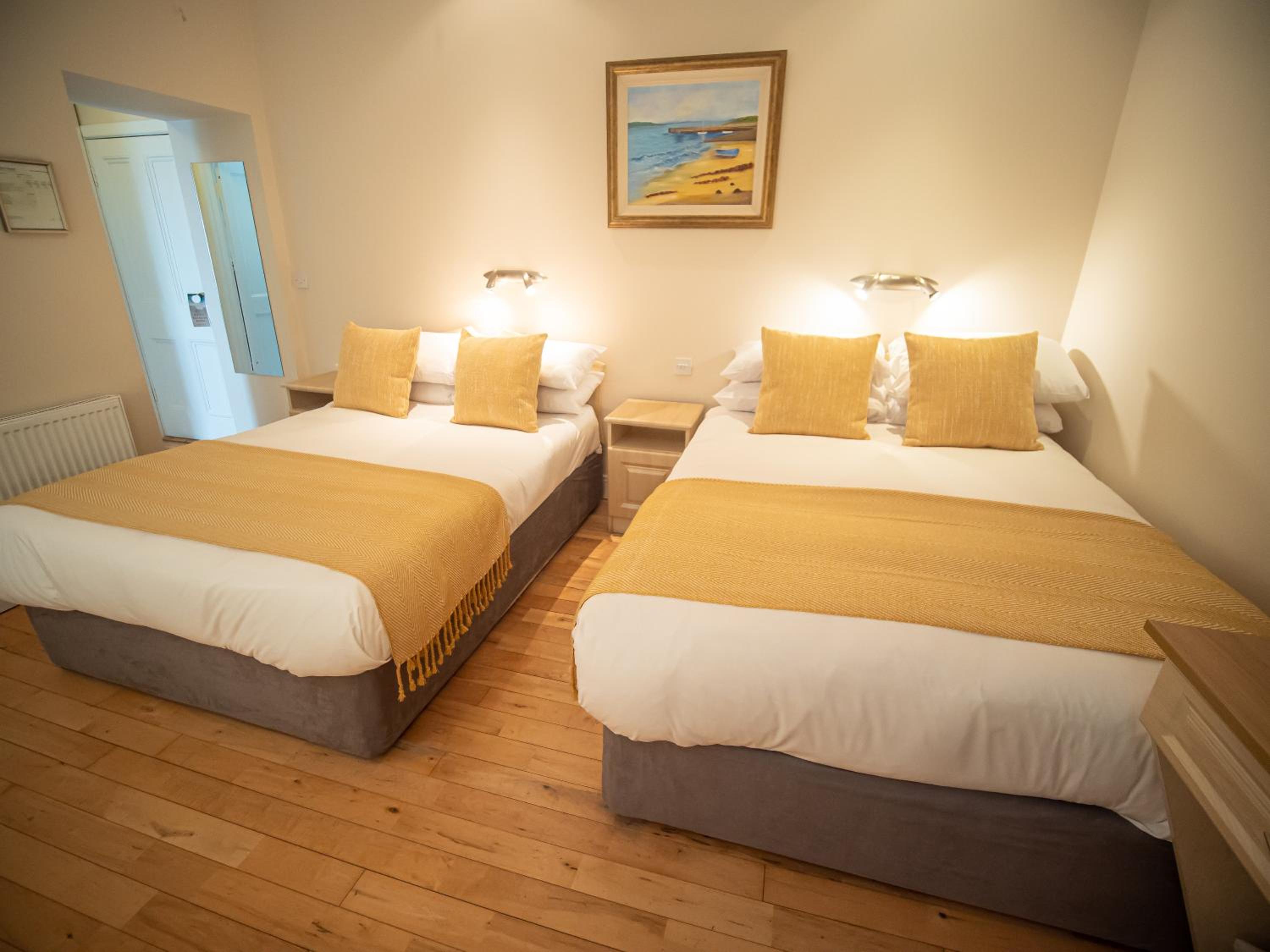 Double or Twin Room photo 3