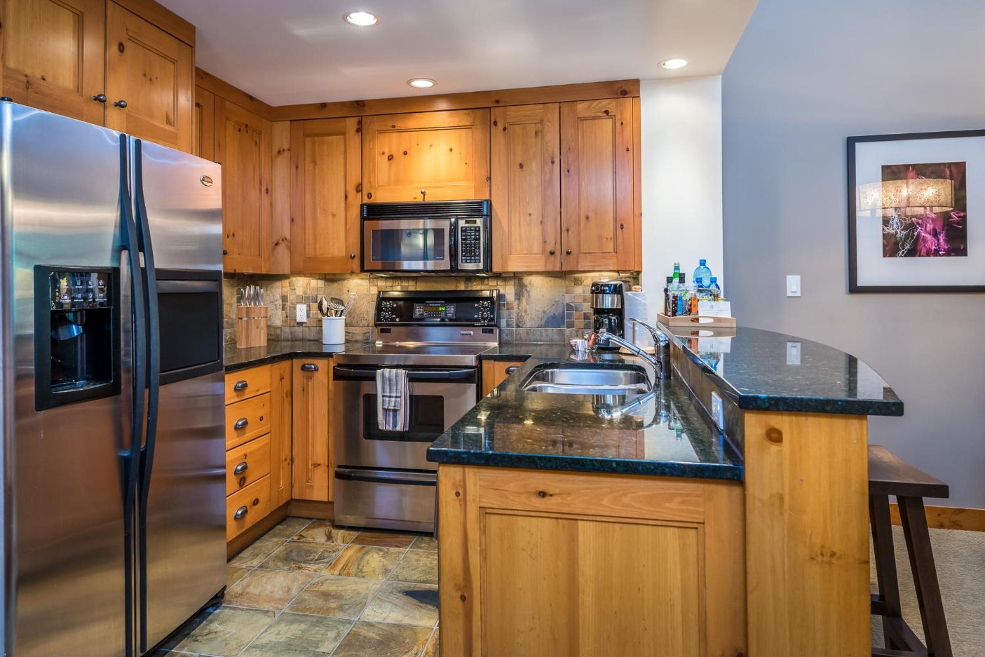 One-Bedroom Suite with Den