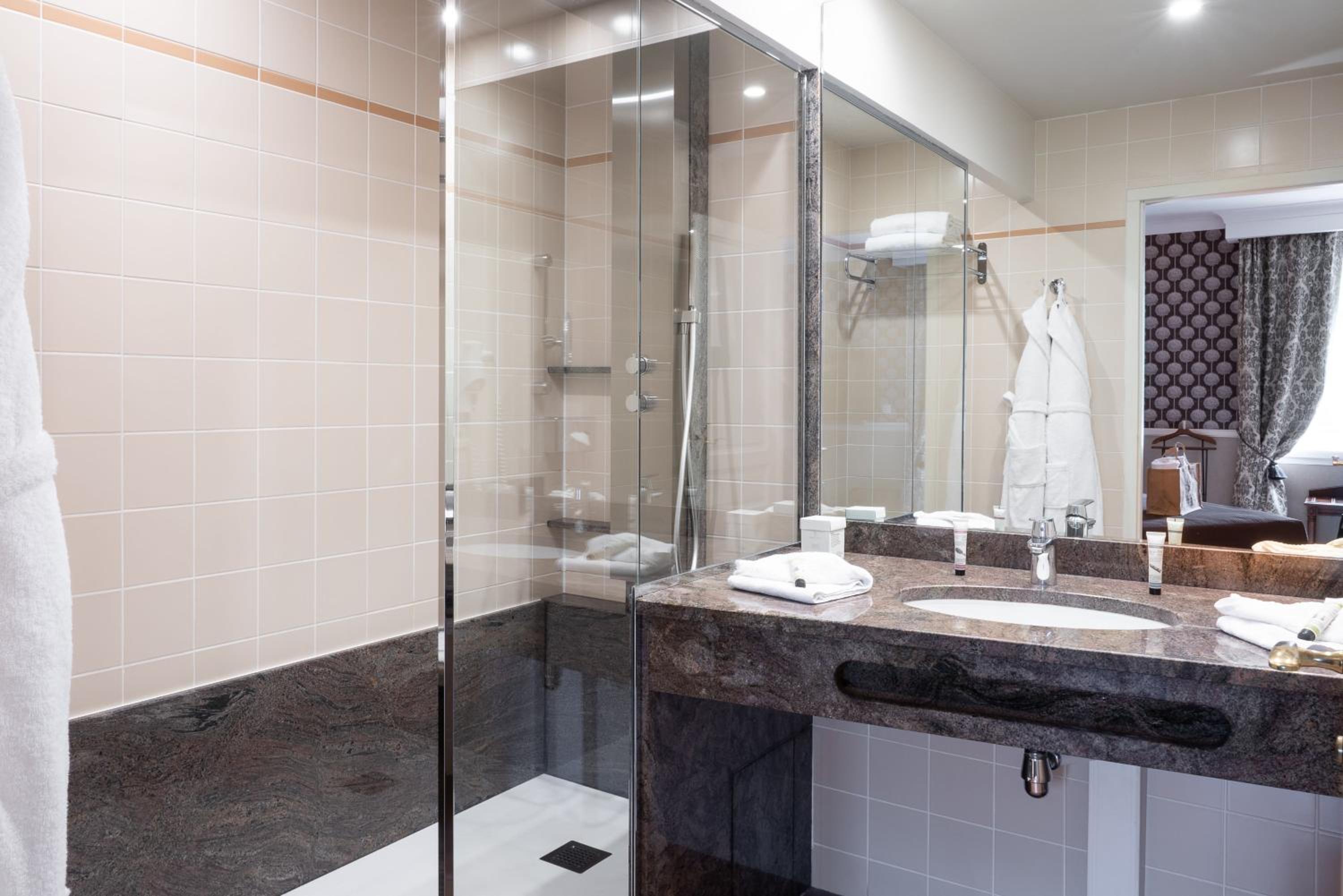 Executive Double Room with Spa Access - Photo 3
