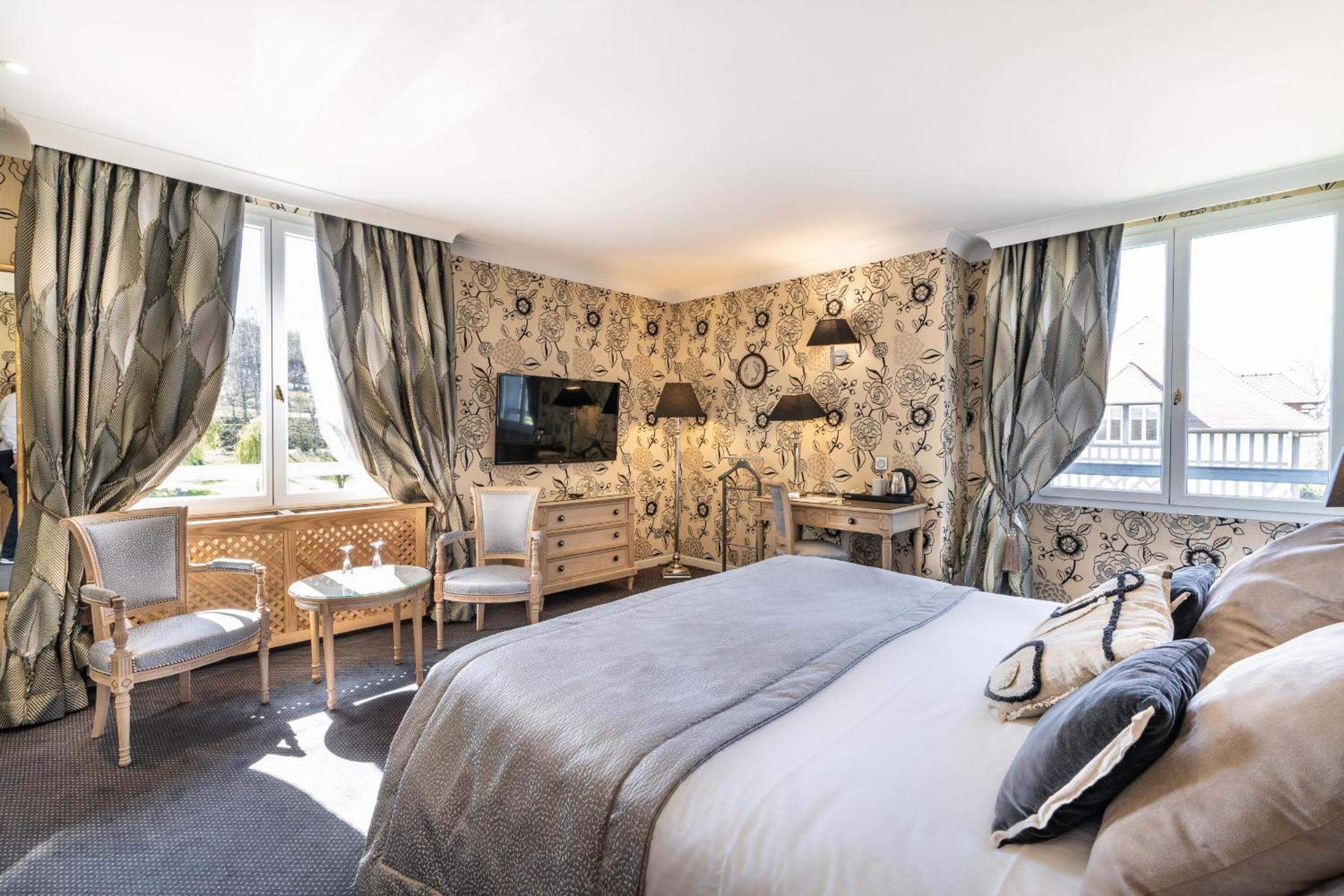 Superior Double Room with Spa Access - Photo 13