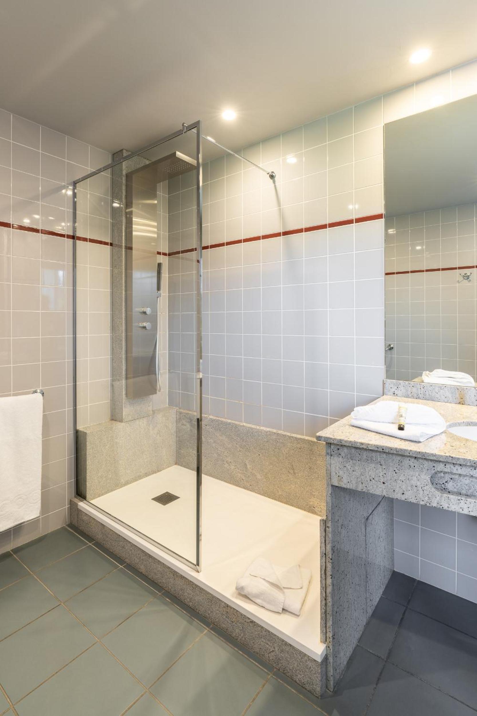 Superior Double Room with Spa Access - Photo 5