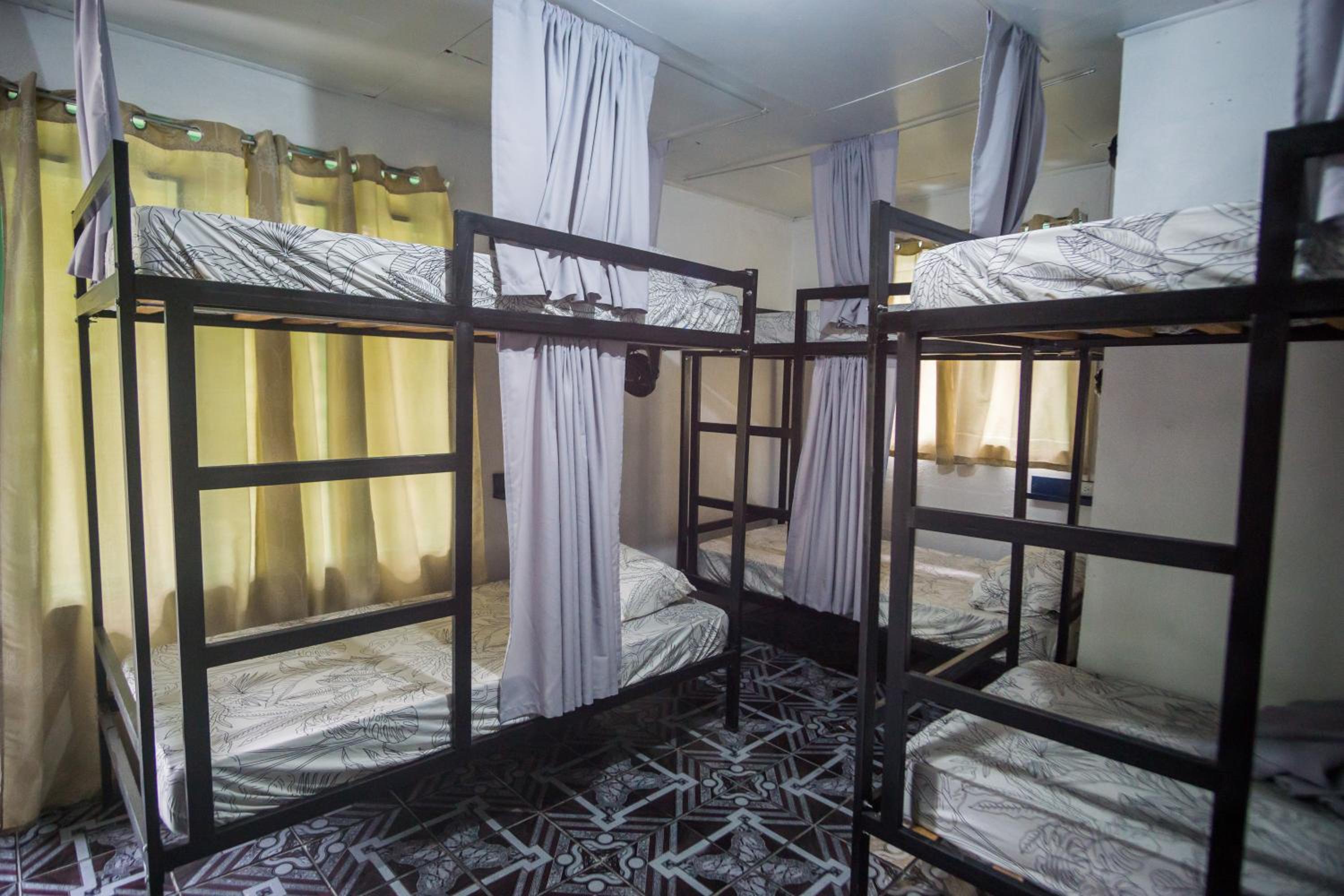 Bed in 10-Bed Mixed Dormitory Room photo 1