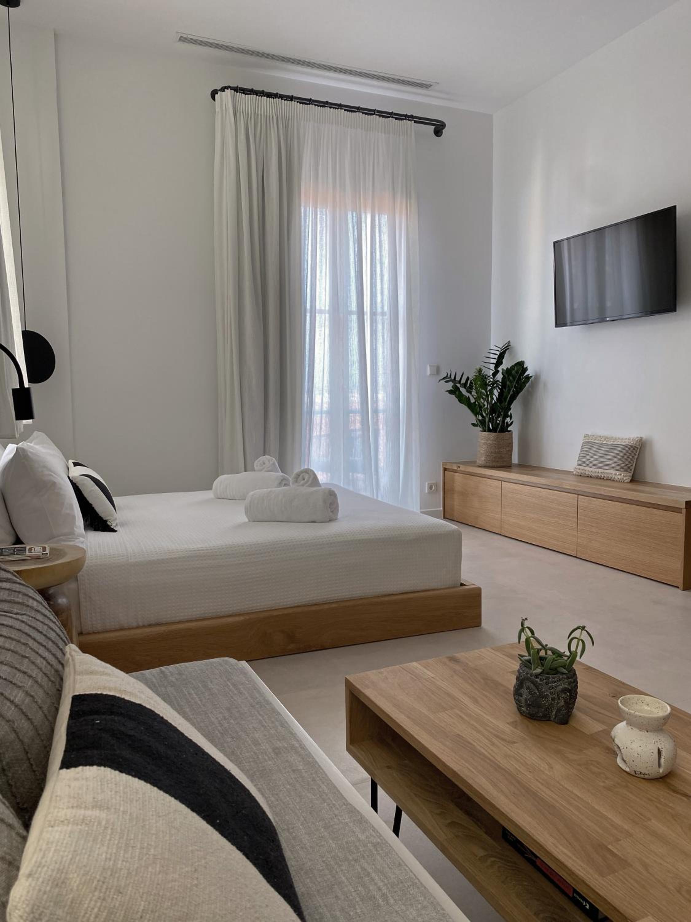Deluxe Studio with Balcony  - Photo 1