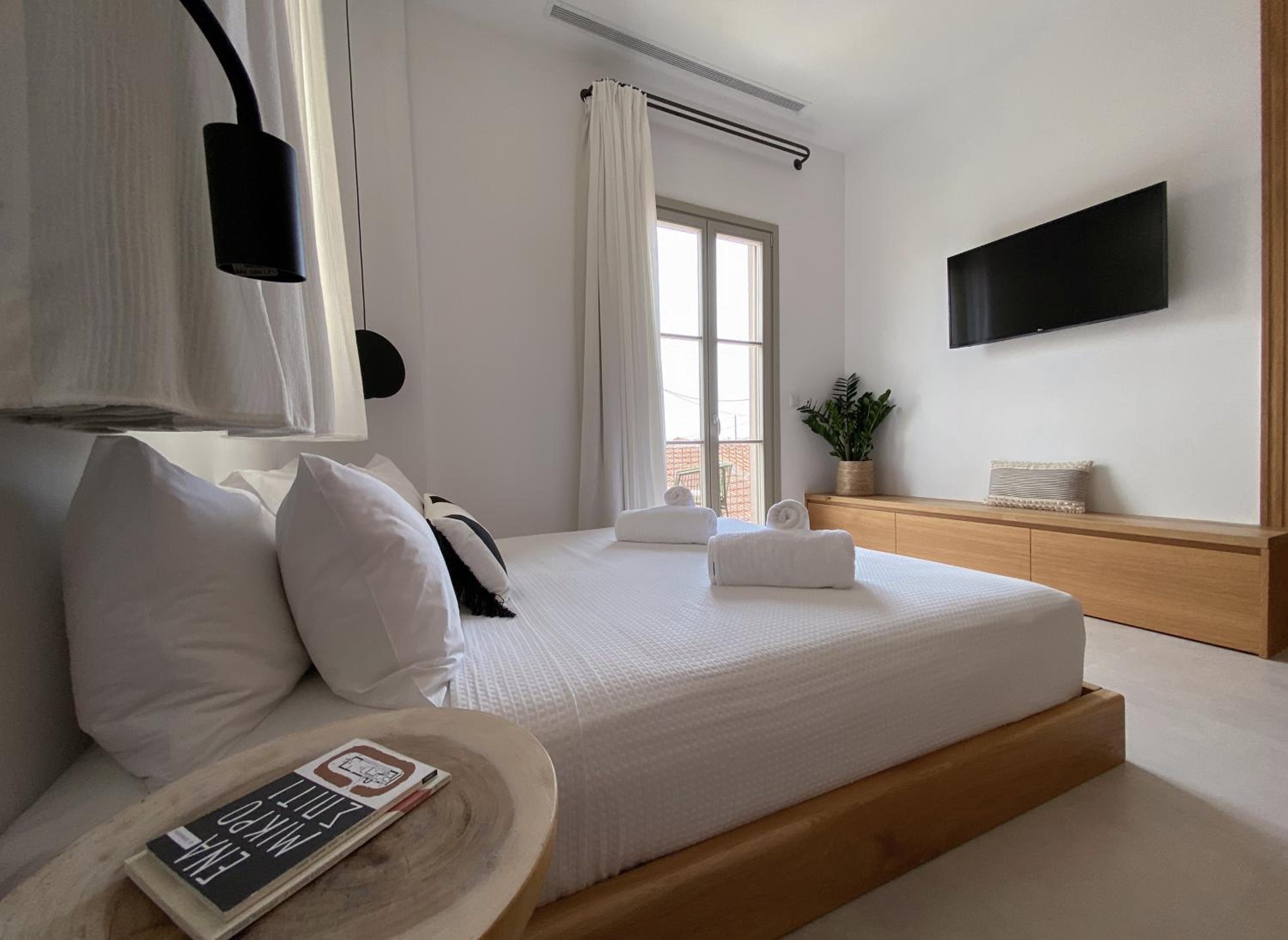 Deluxe Studio with Balcony  - Photo 3
