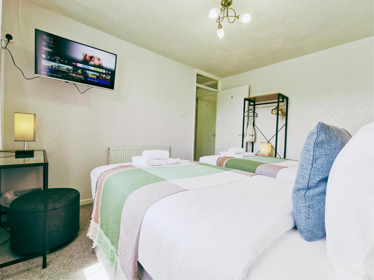 Three-Bedroom House photo 1