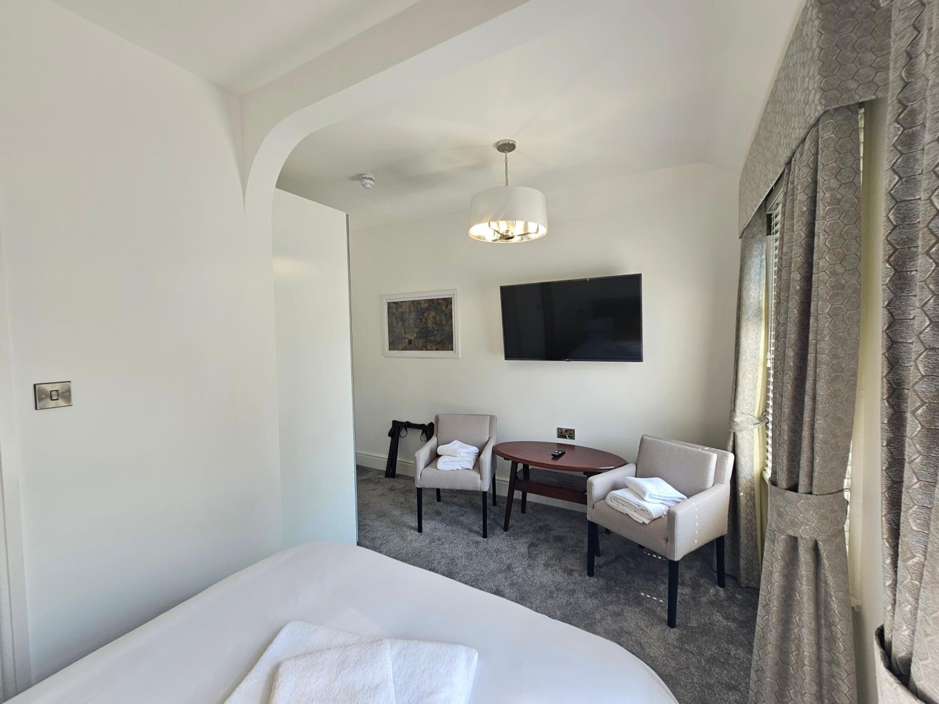Deluxe Double Room with Shower photo 2