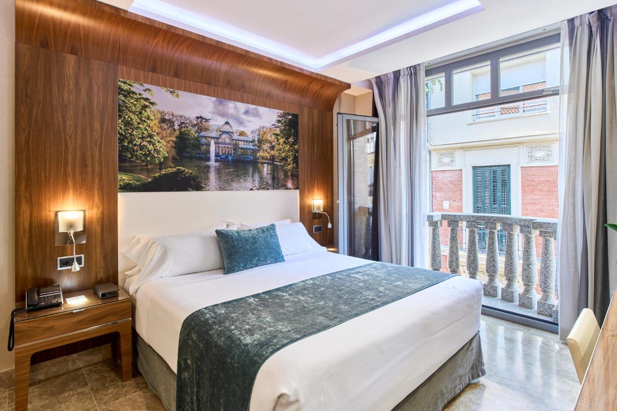 Double or Twin Room - Photo 10