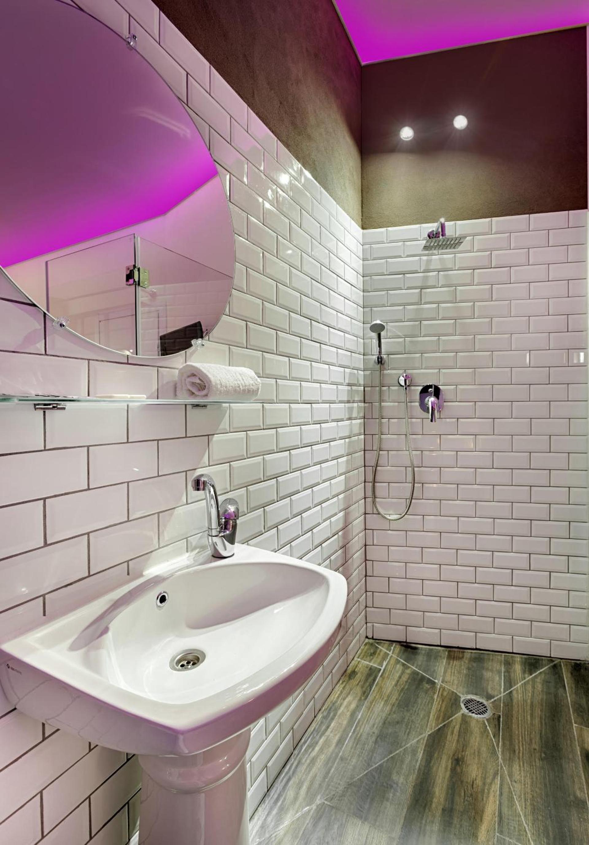 Budget Double Room photo 1