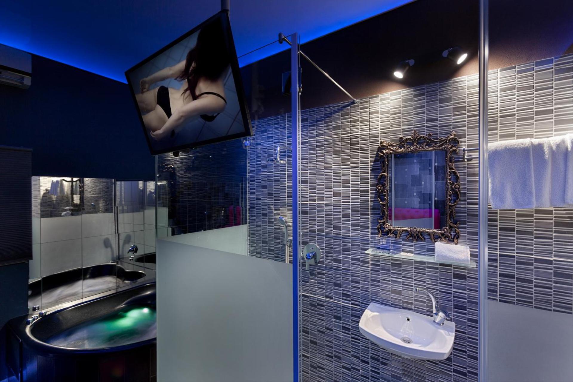Double Room with Spa Bath photo 1