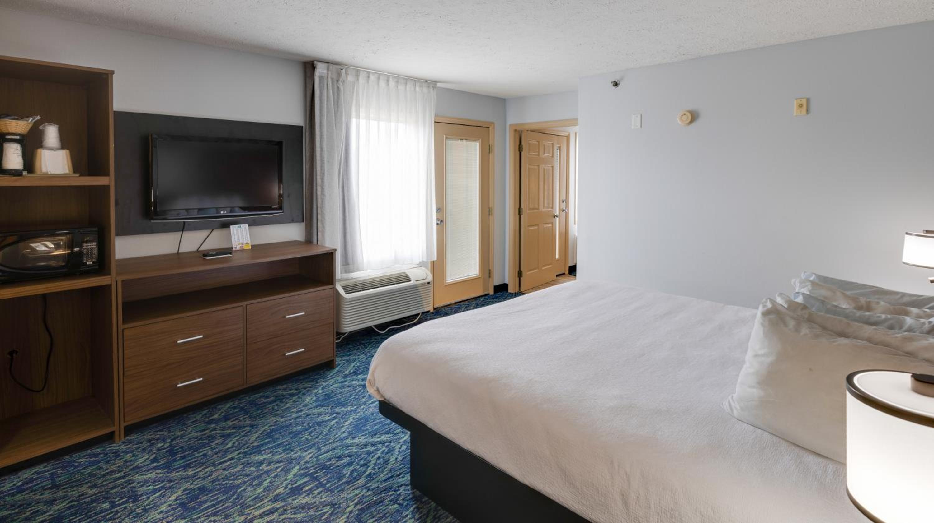 Two-Bedroom Suite - Photo 6