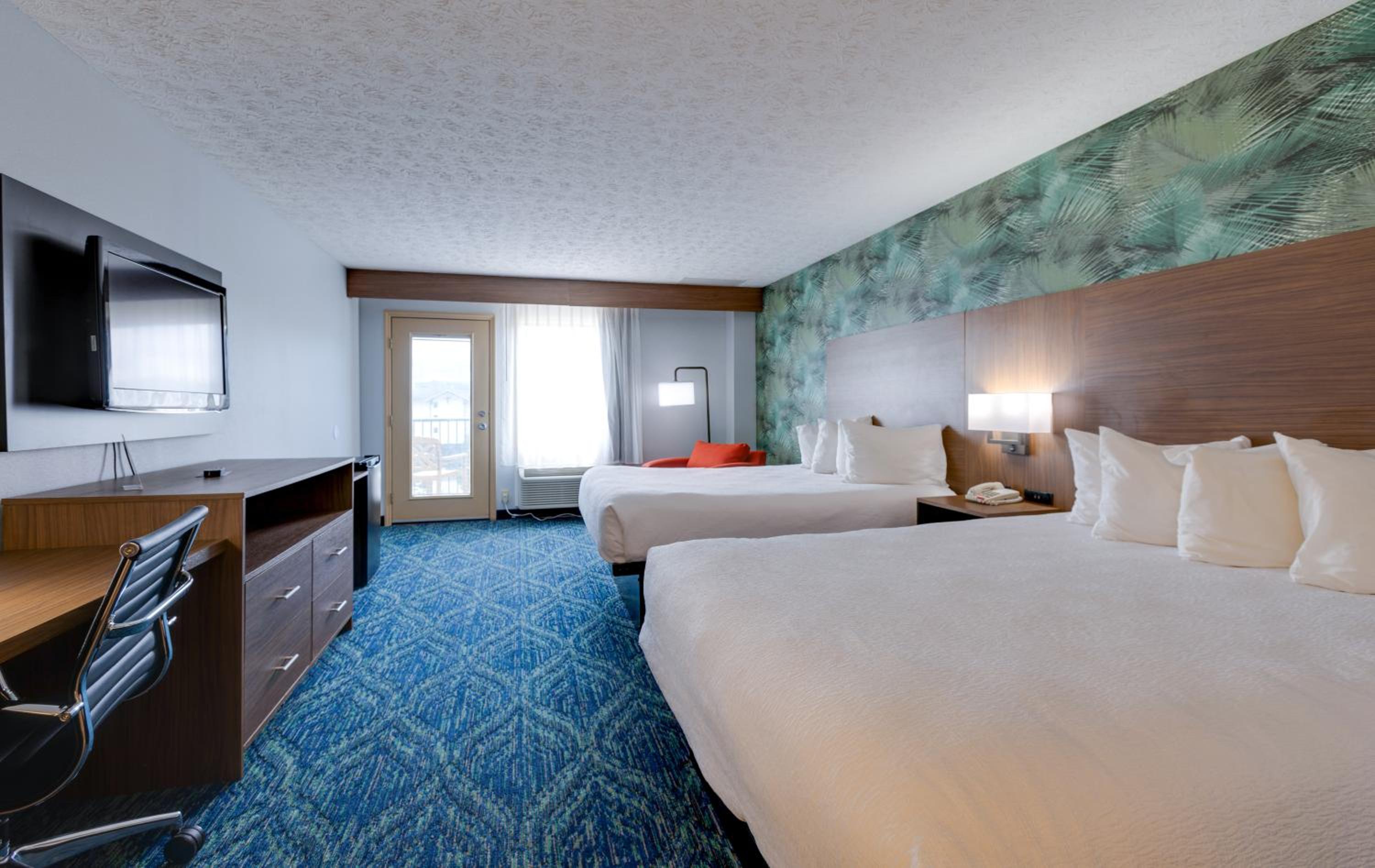 Two Queen Beds with Balcony photo 2