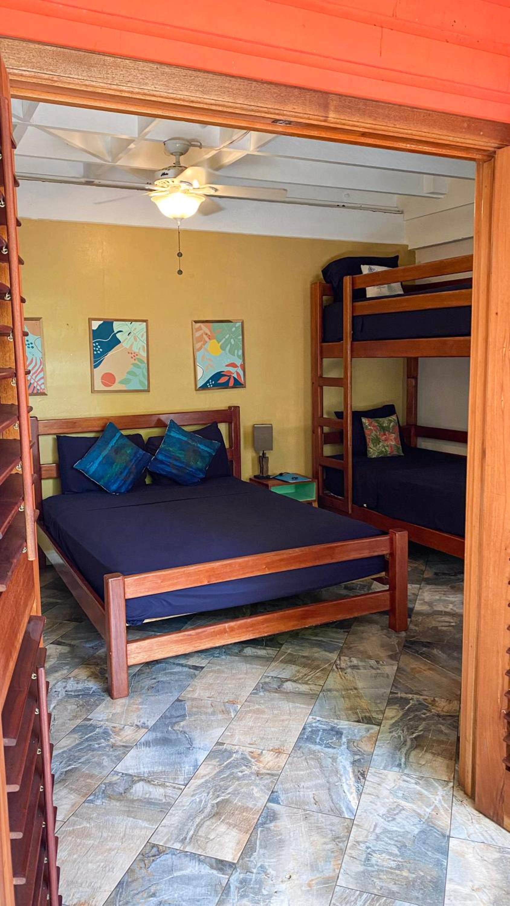Queen Room photo 1