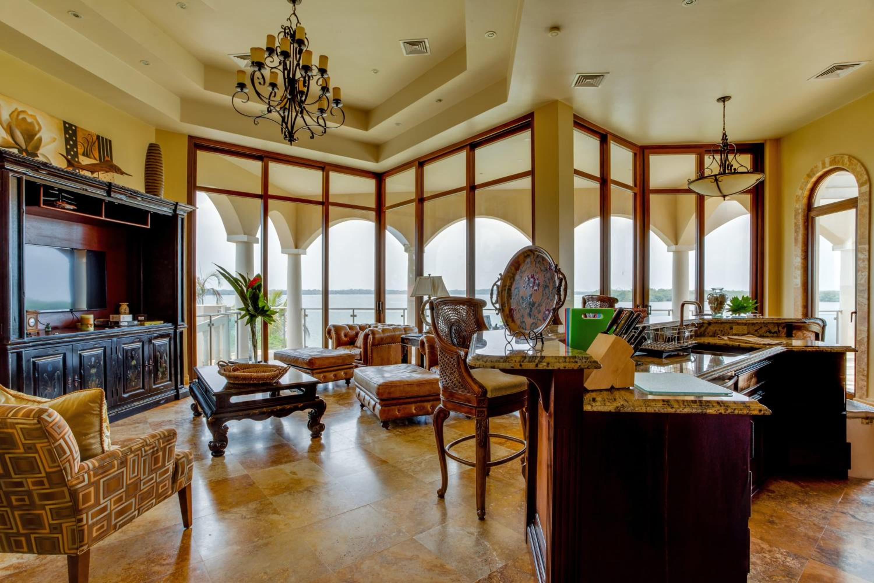Villa photo 3