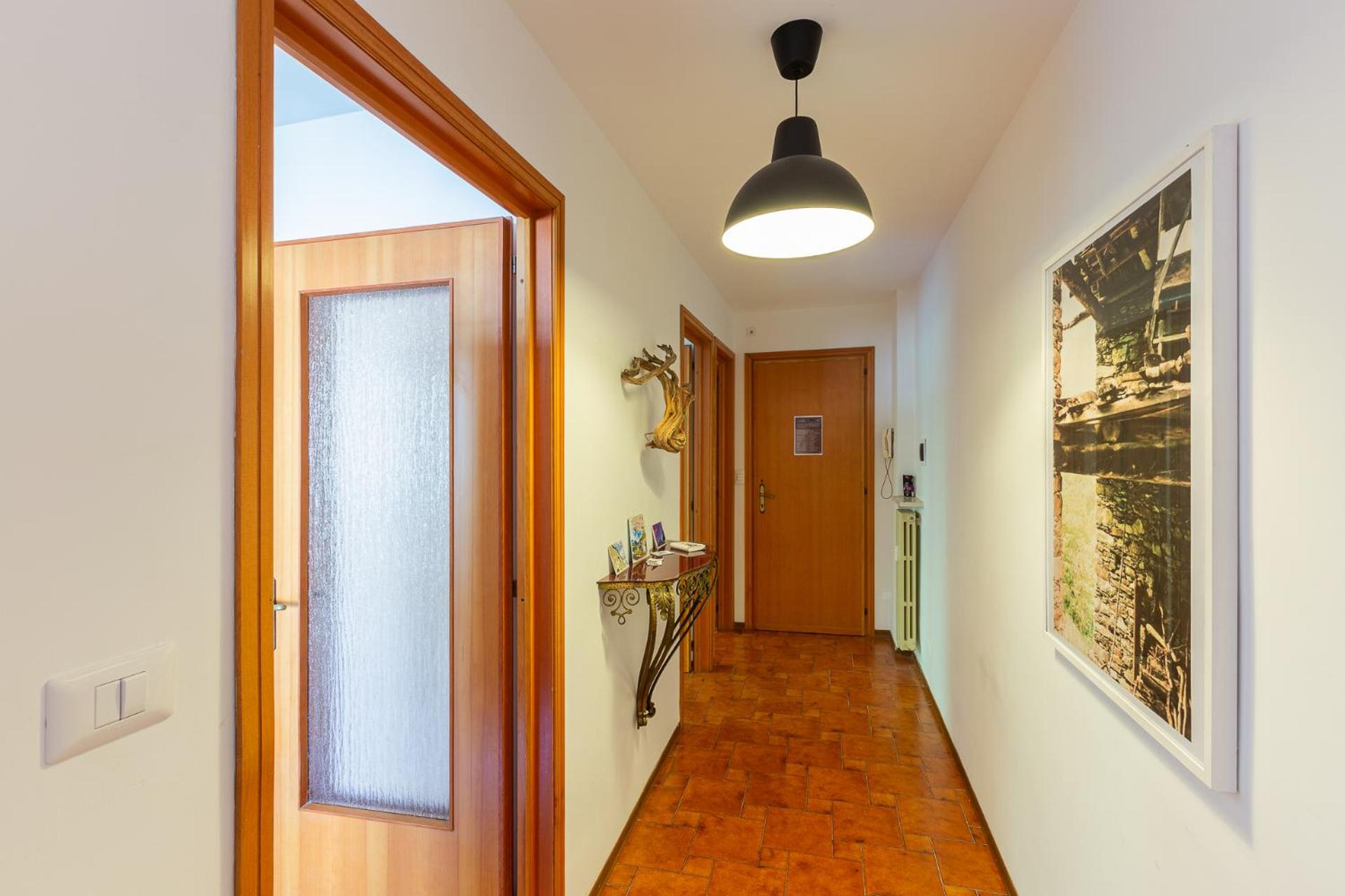 Two-Bedroom Apartment - Photo 4