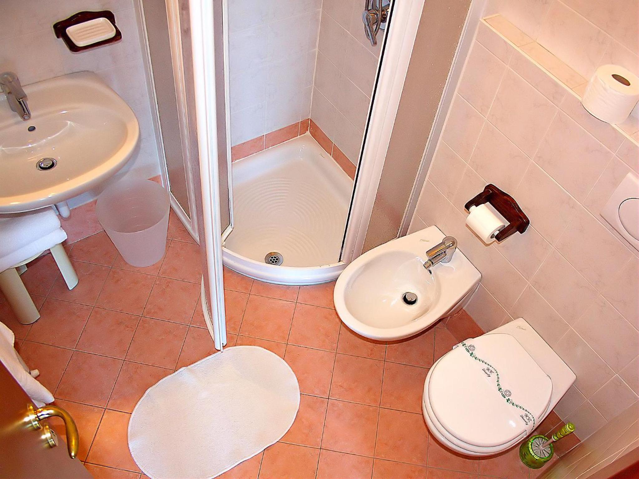 Single Room with Balcony photo 2