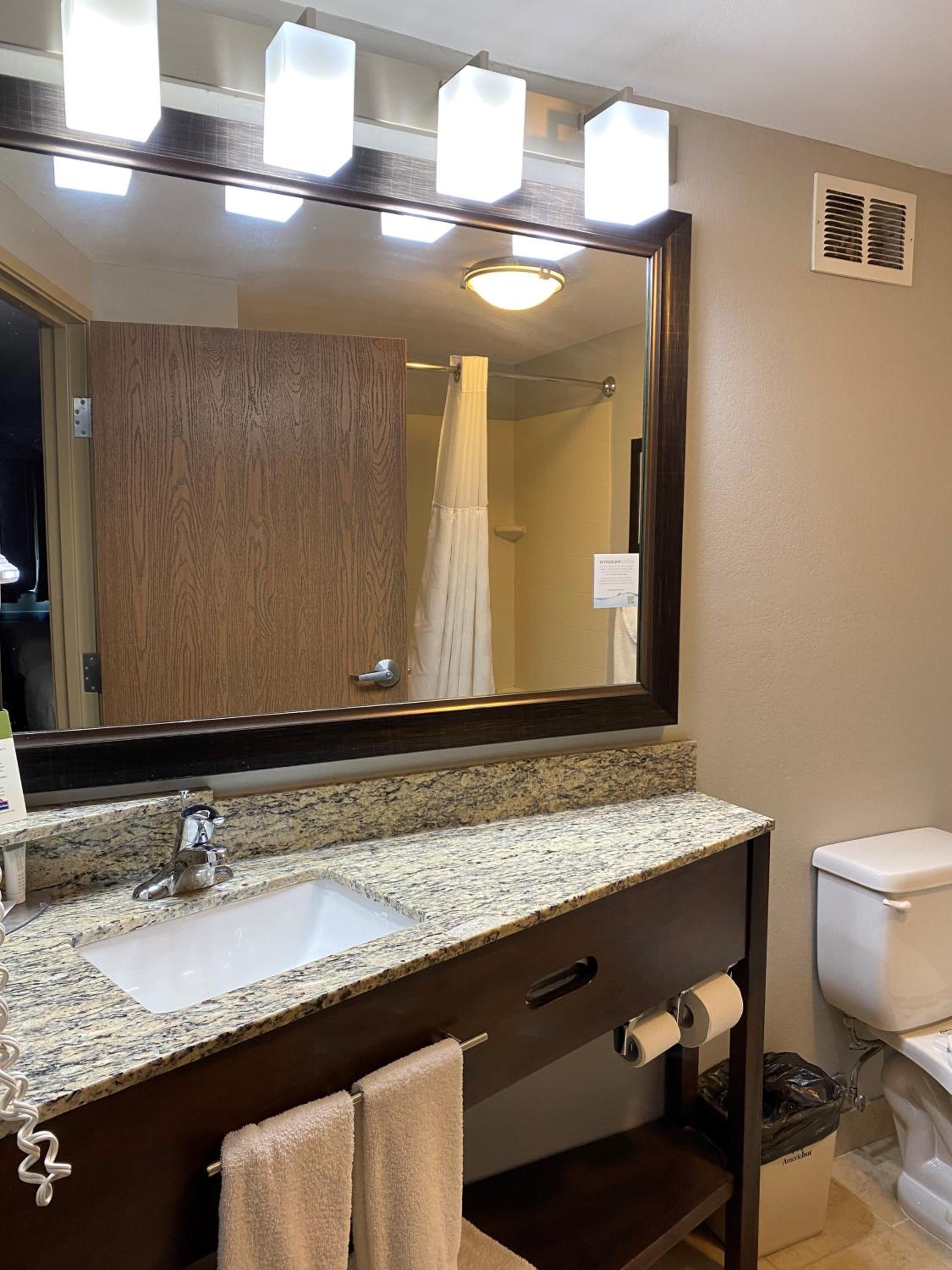 Superior King Suite - Non-Smoking photo 2