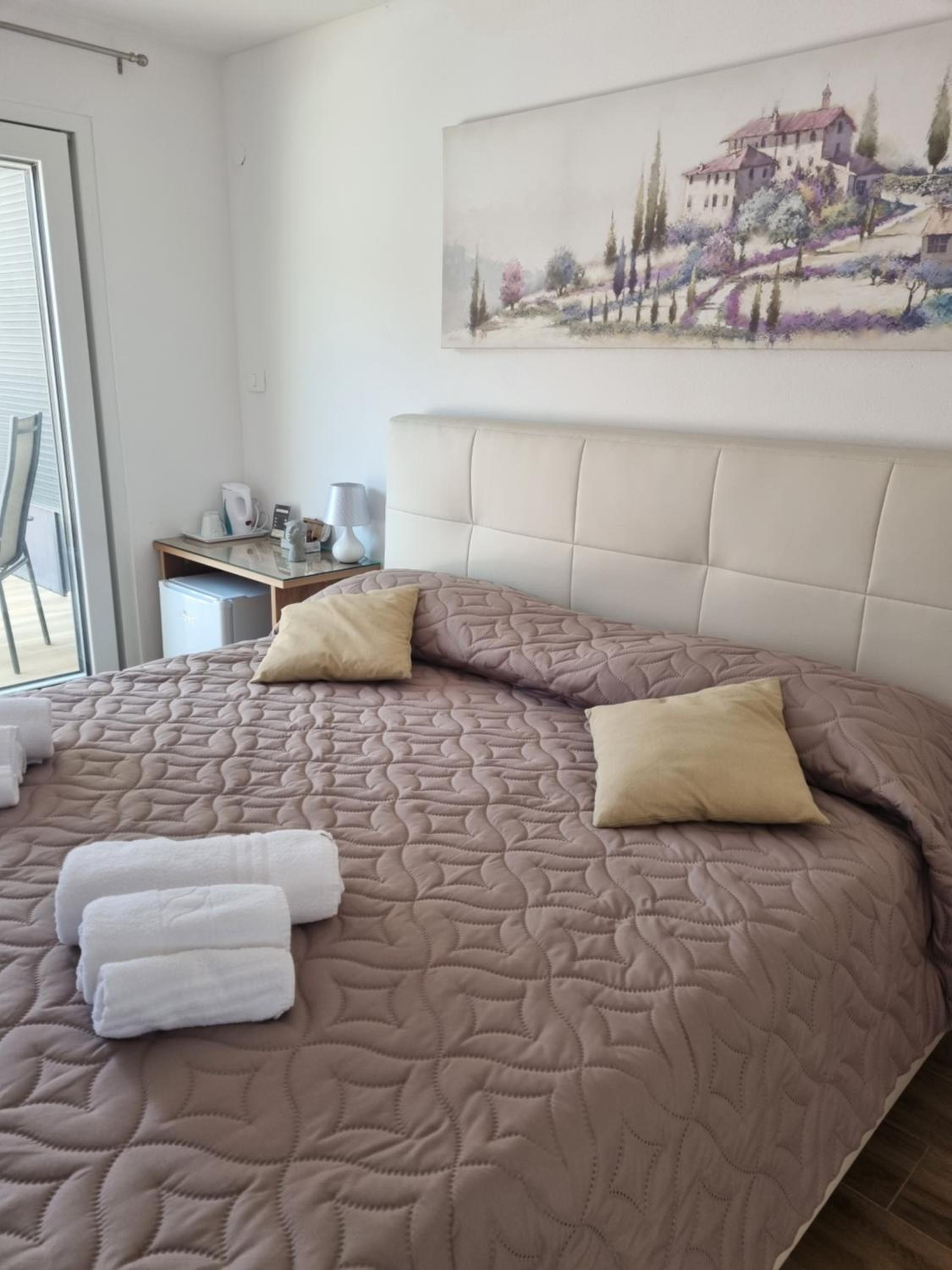 Deluxe King Room - Photo 1