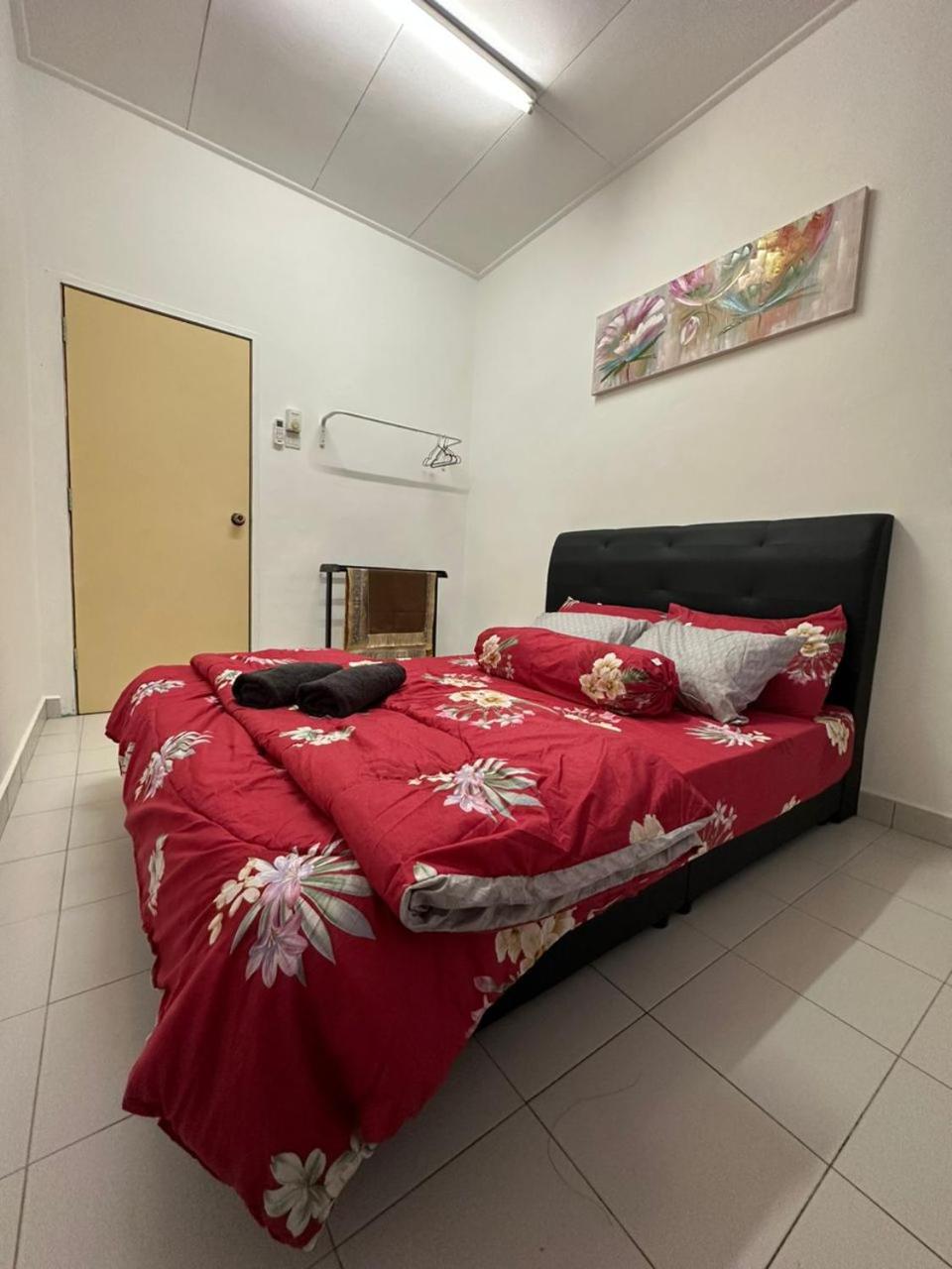 Four-Bedroom House photo 2