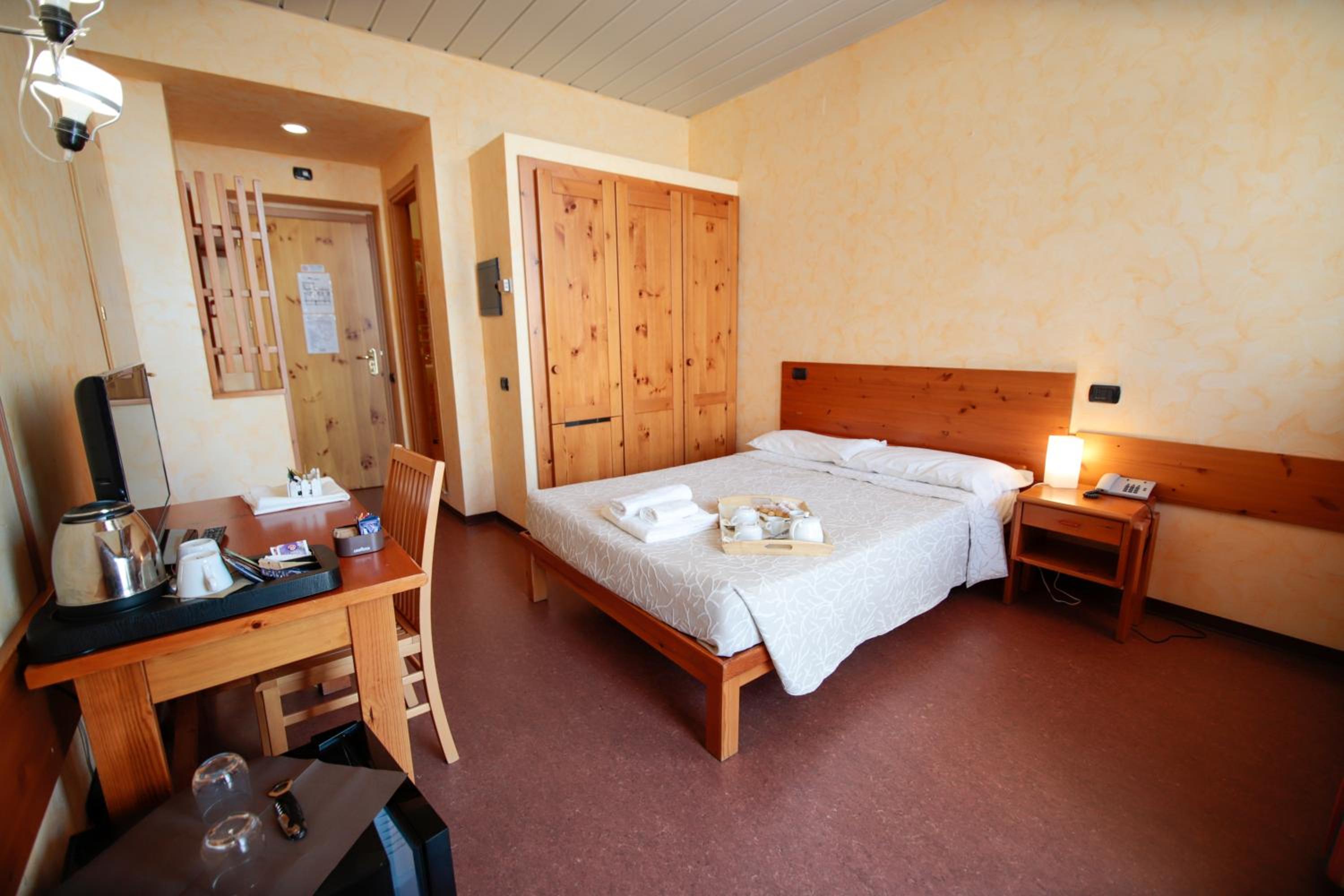 Single Room with Terrace