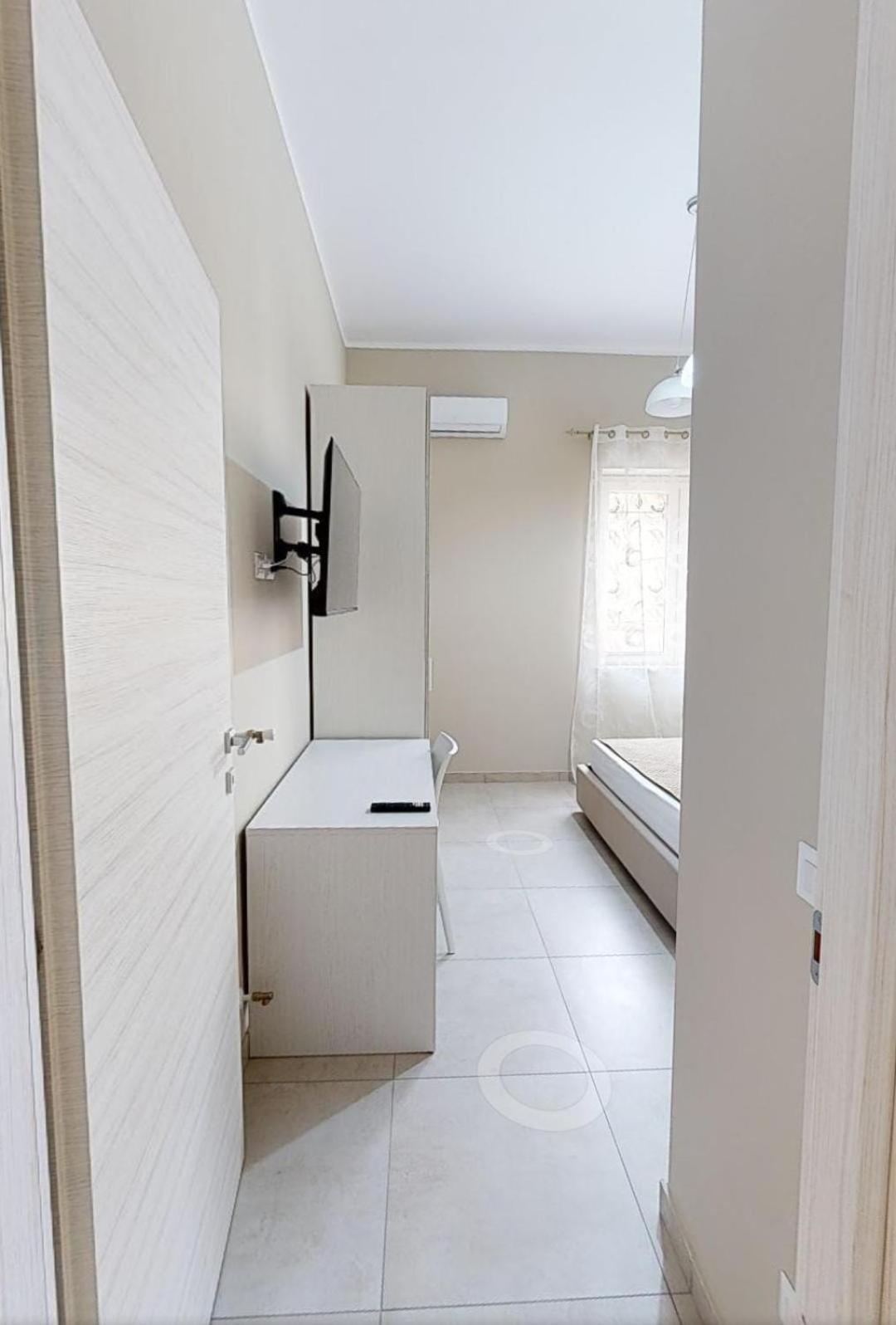 Large Double Room photo 3