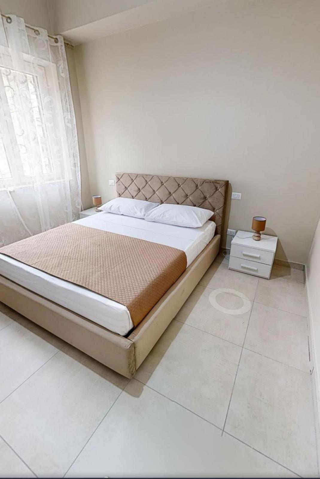 Large Double Room photo 2